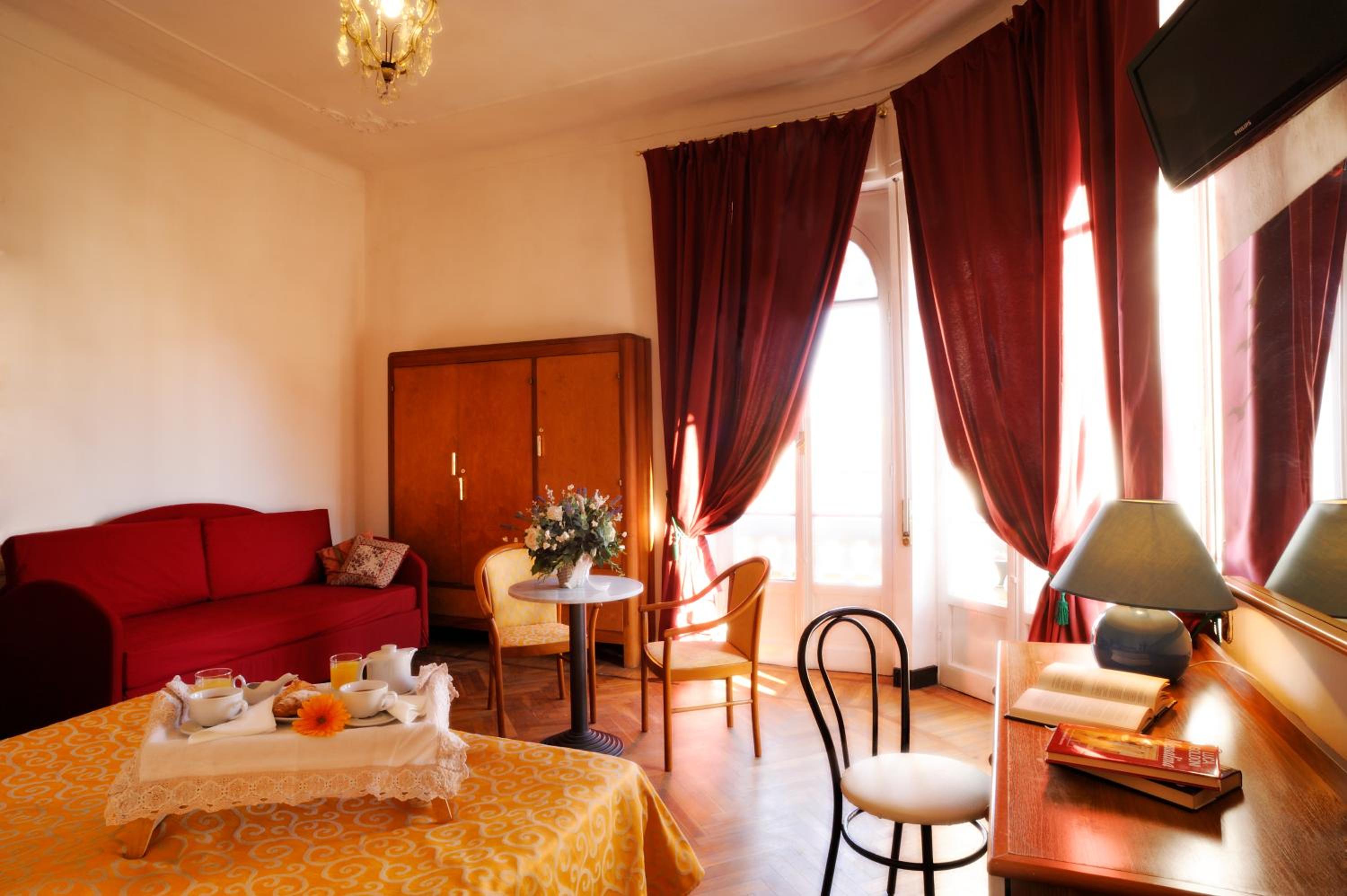 Triple Room