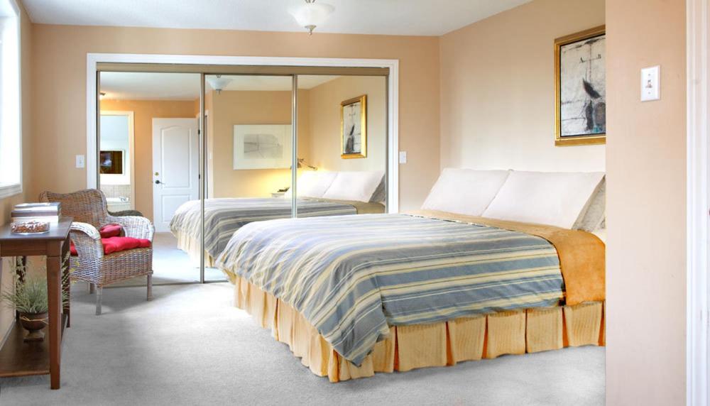 Queen Room with Private Bathroom photo 1