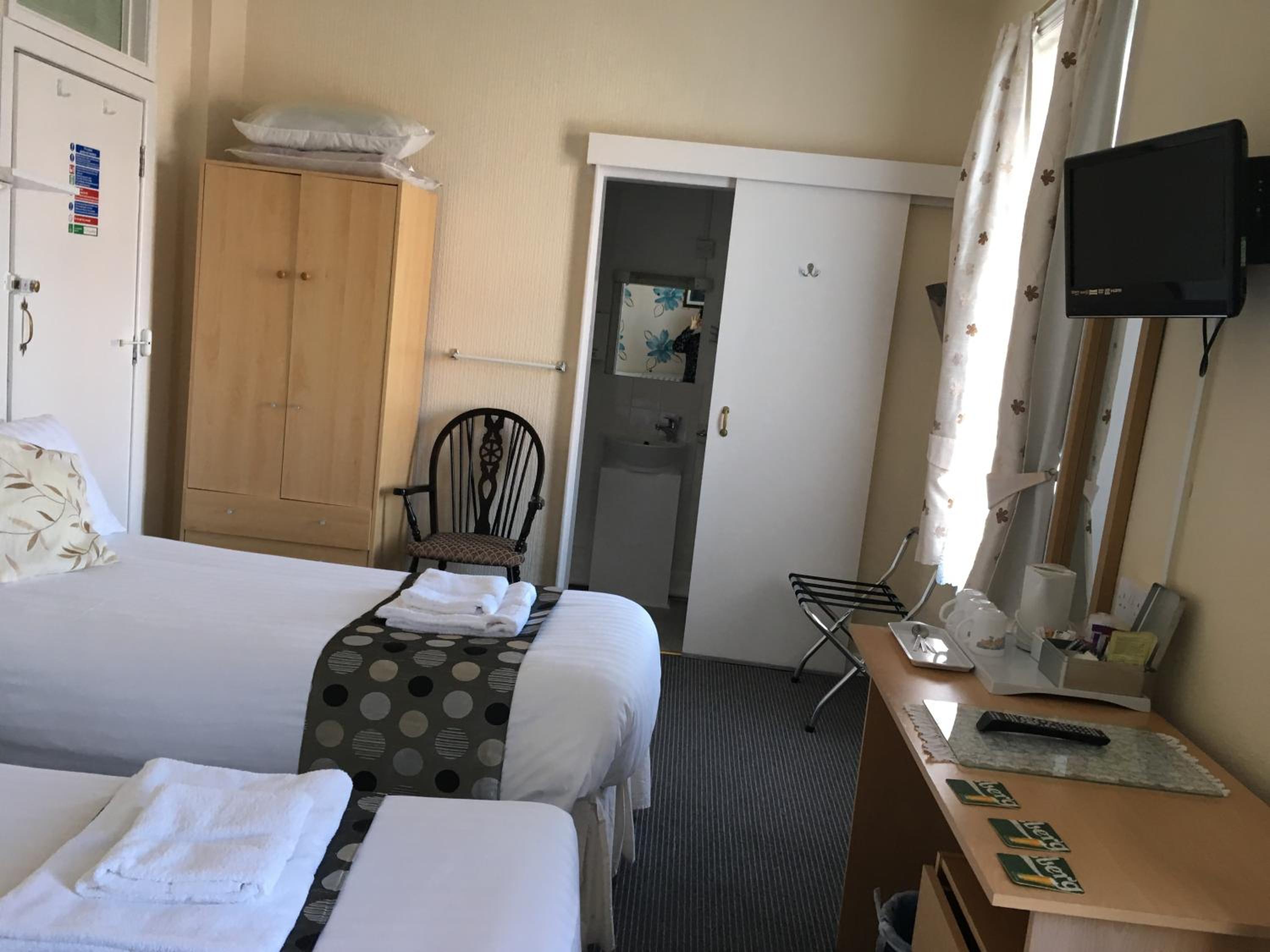 Comfort Triple Room with Shower - Photo 3