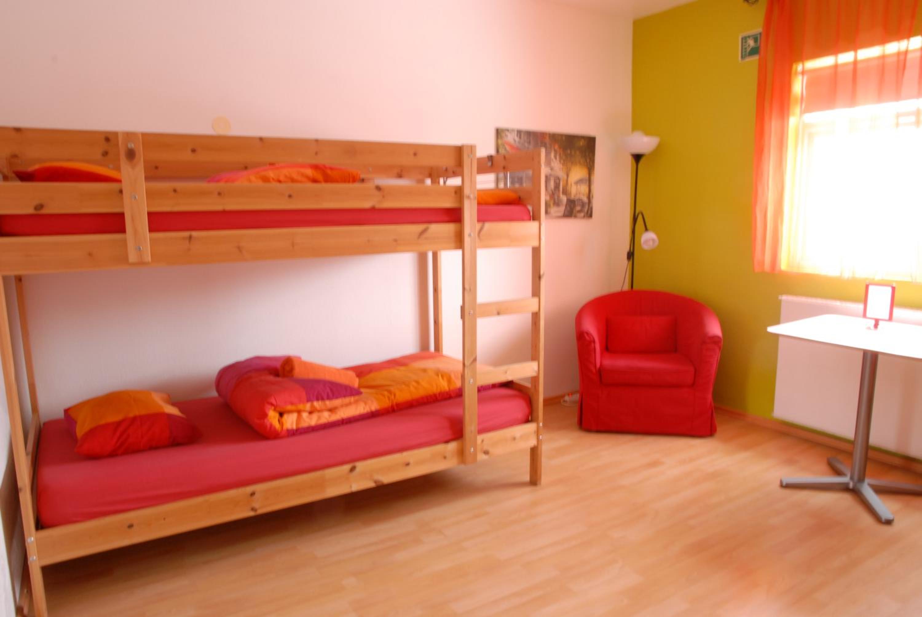 Quadruple Room with Shared Bathroom photo 2
