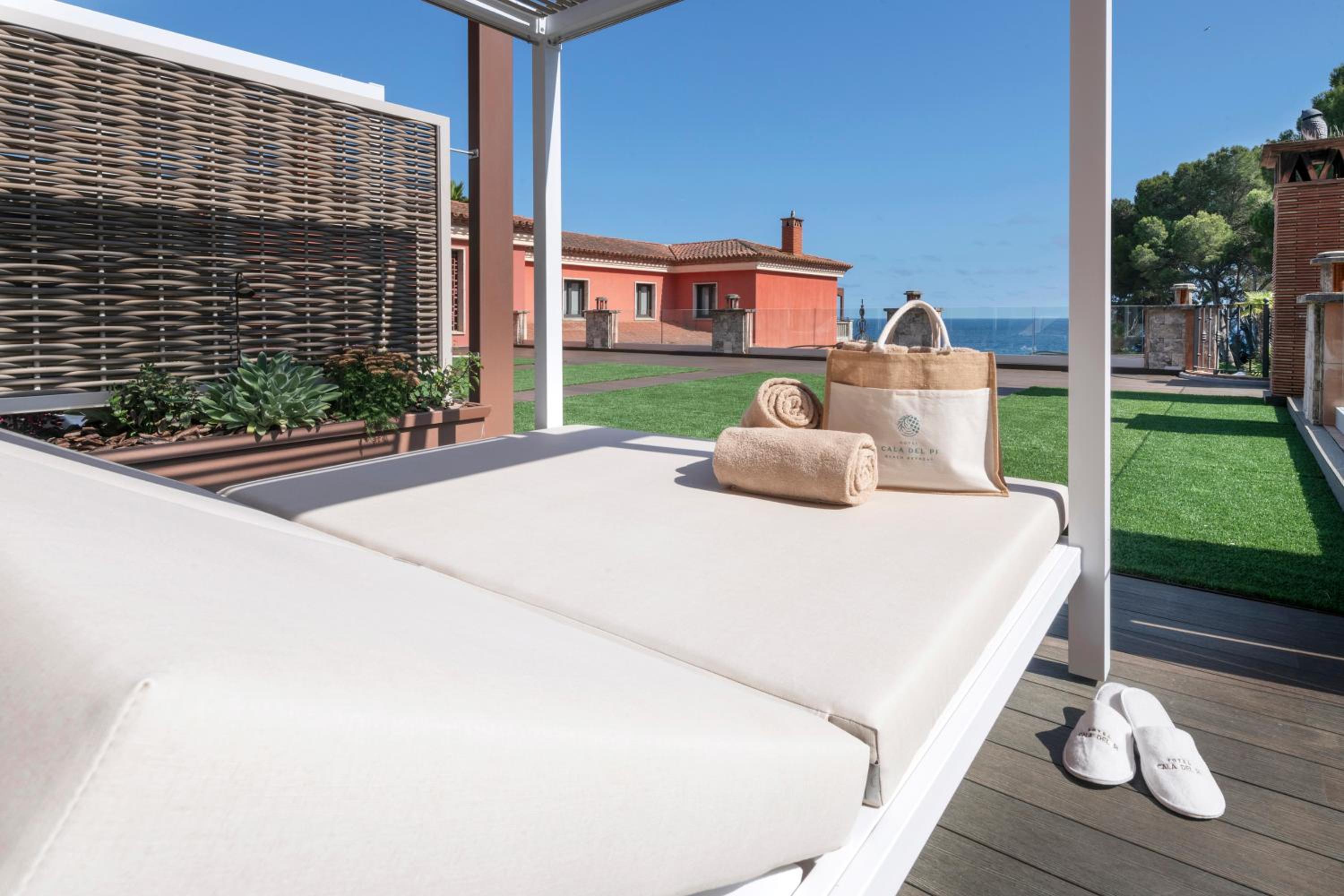 Vista al mar de lujo y terraza de relax.