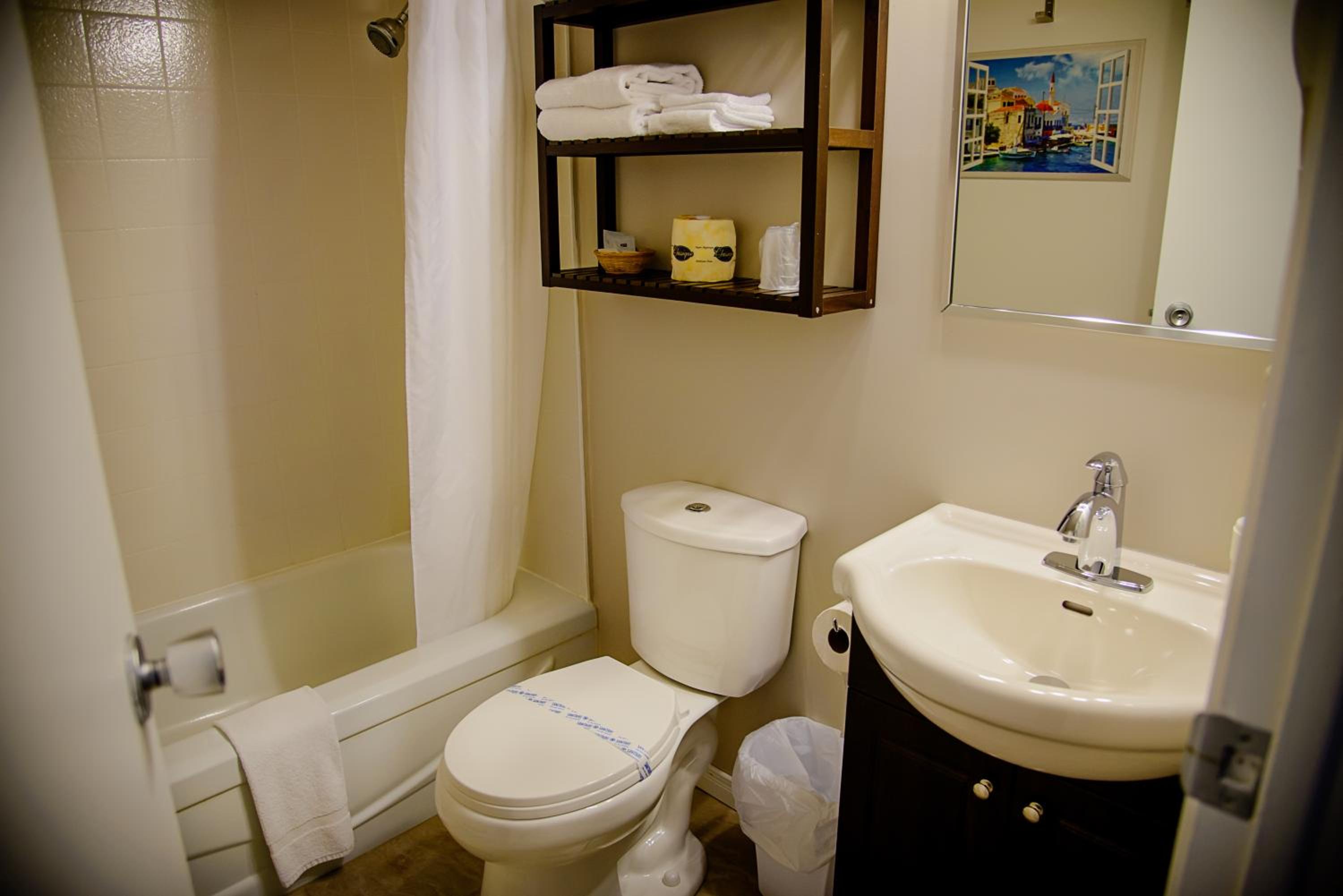 Standard Room with Two Double Beds photo 3