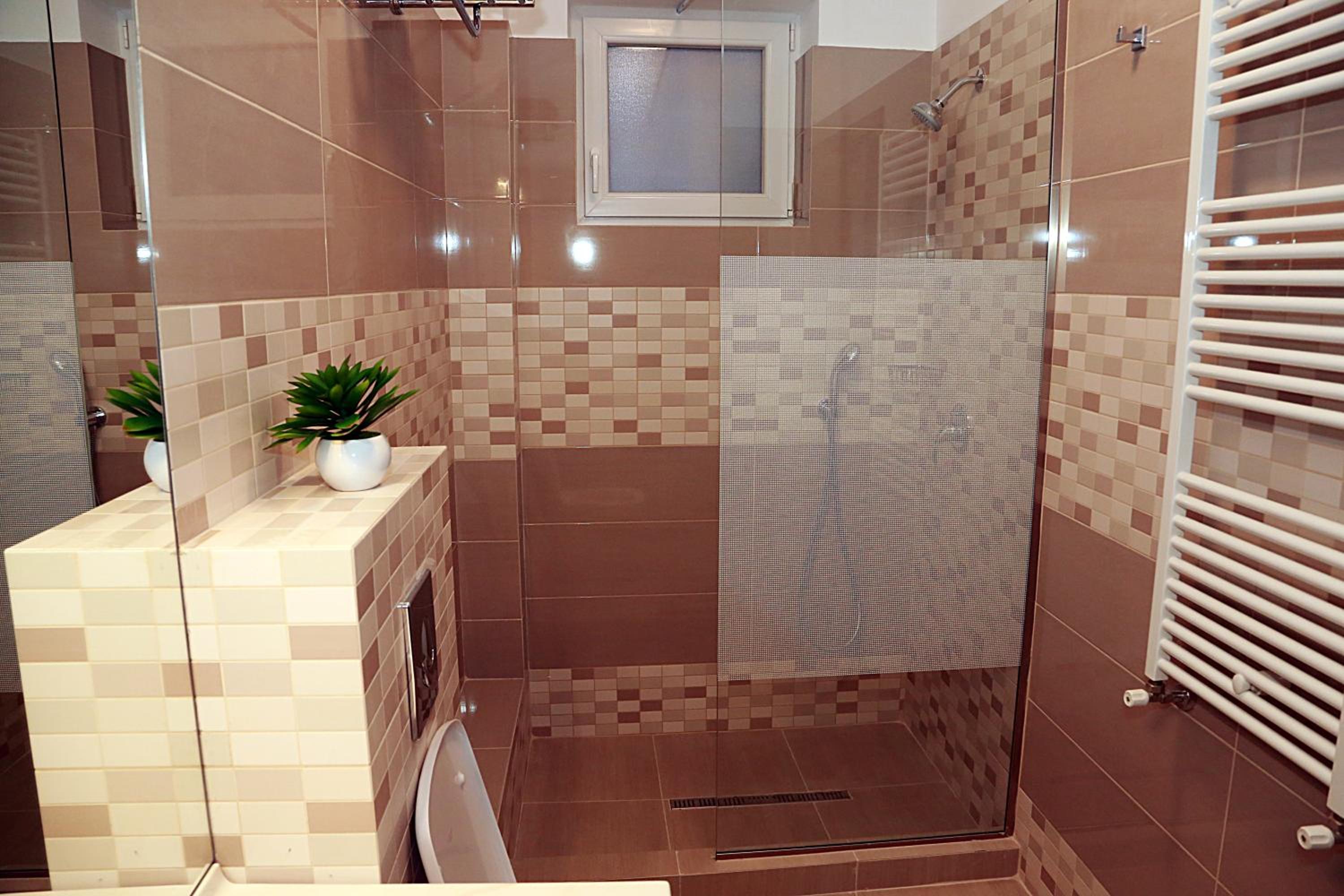 Large Double Room - Photo 12
