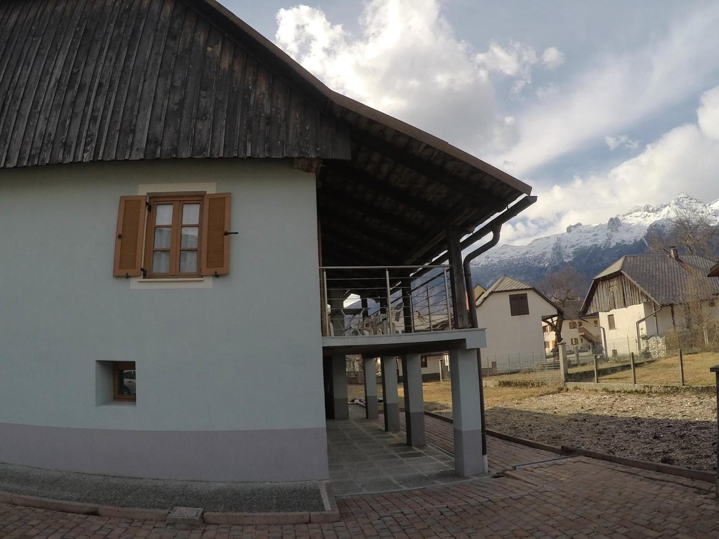 Two-Bedroom House - Photo 2