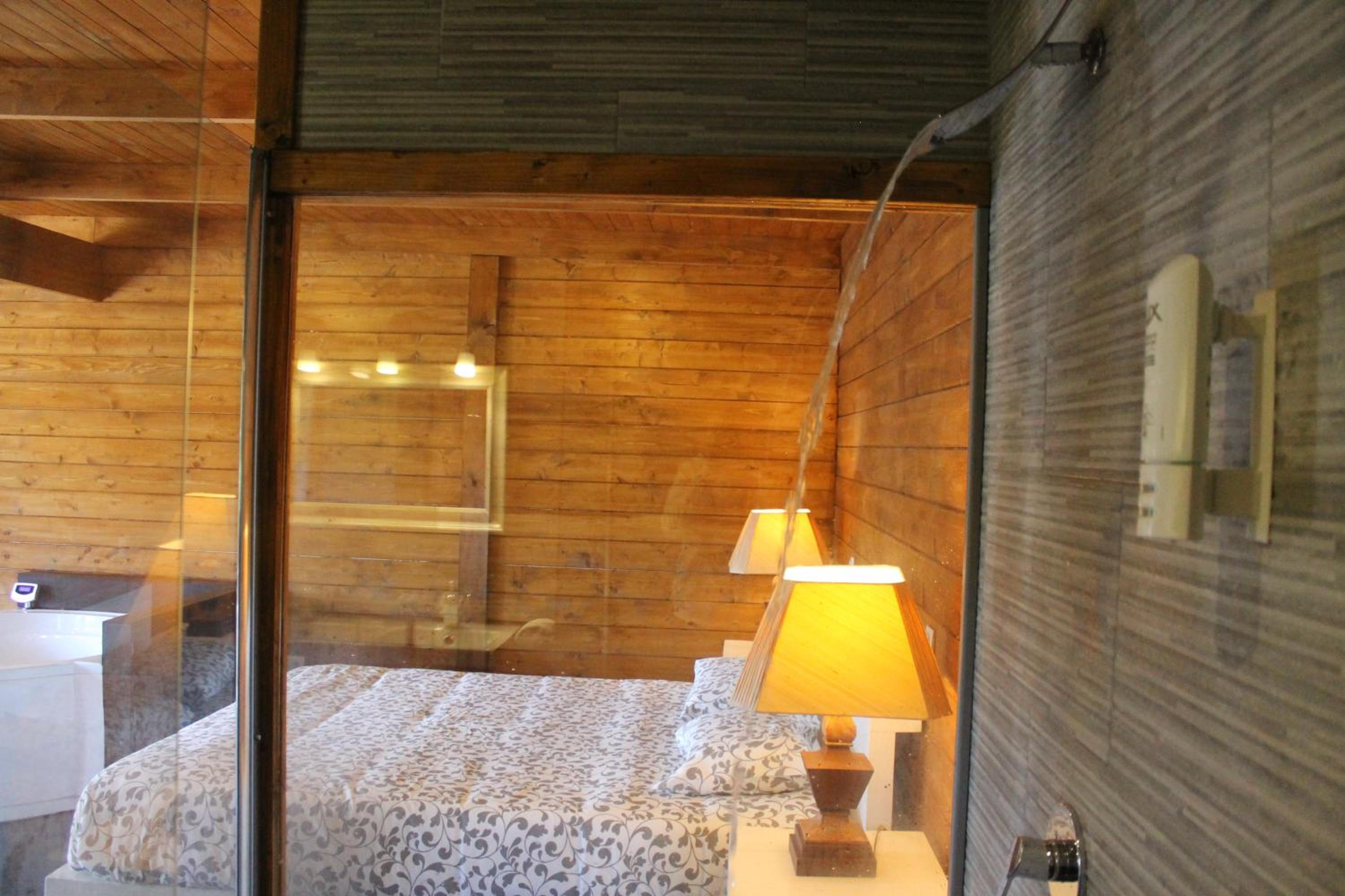 Studio with Balcony - Photo 9