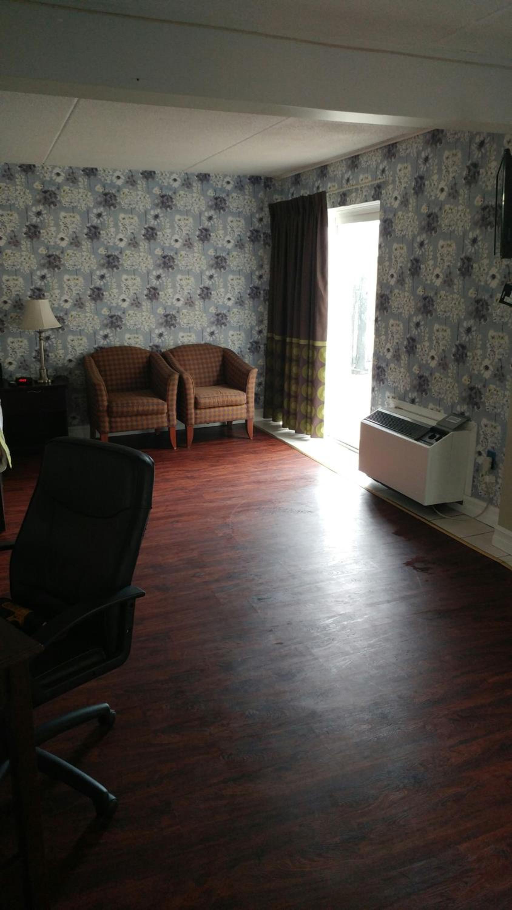 King Studio Suite - Non-Smoking - Photo 3