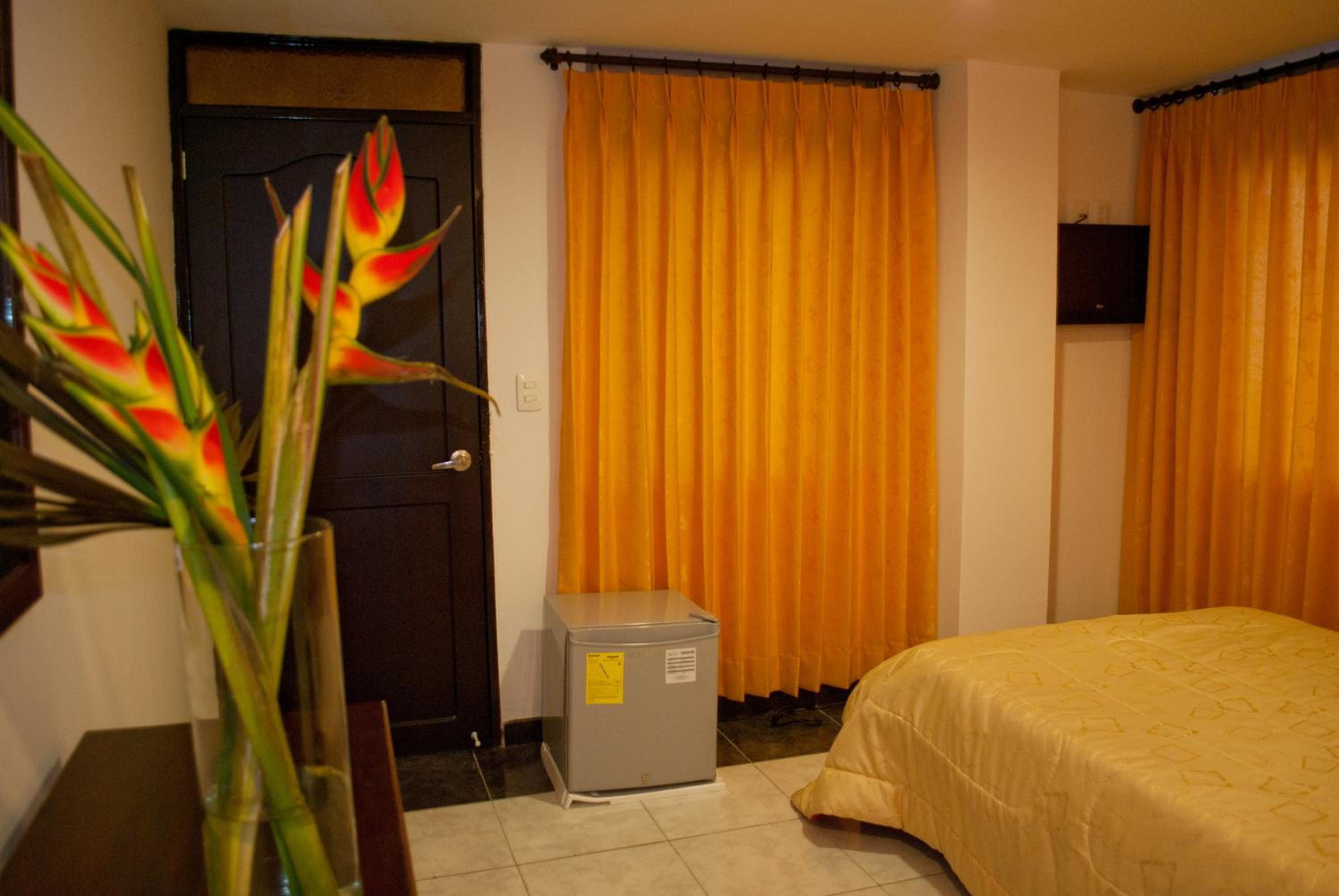 Single Room with Private Bathroom photo 1
