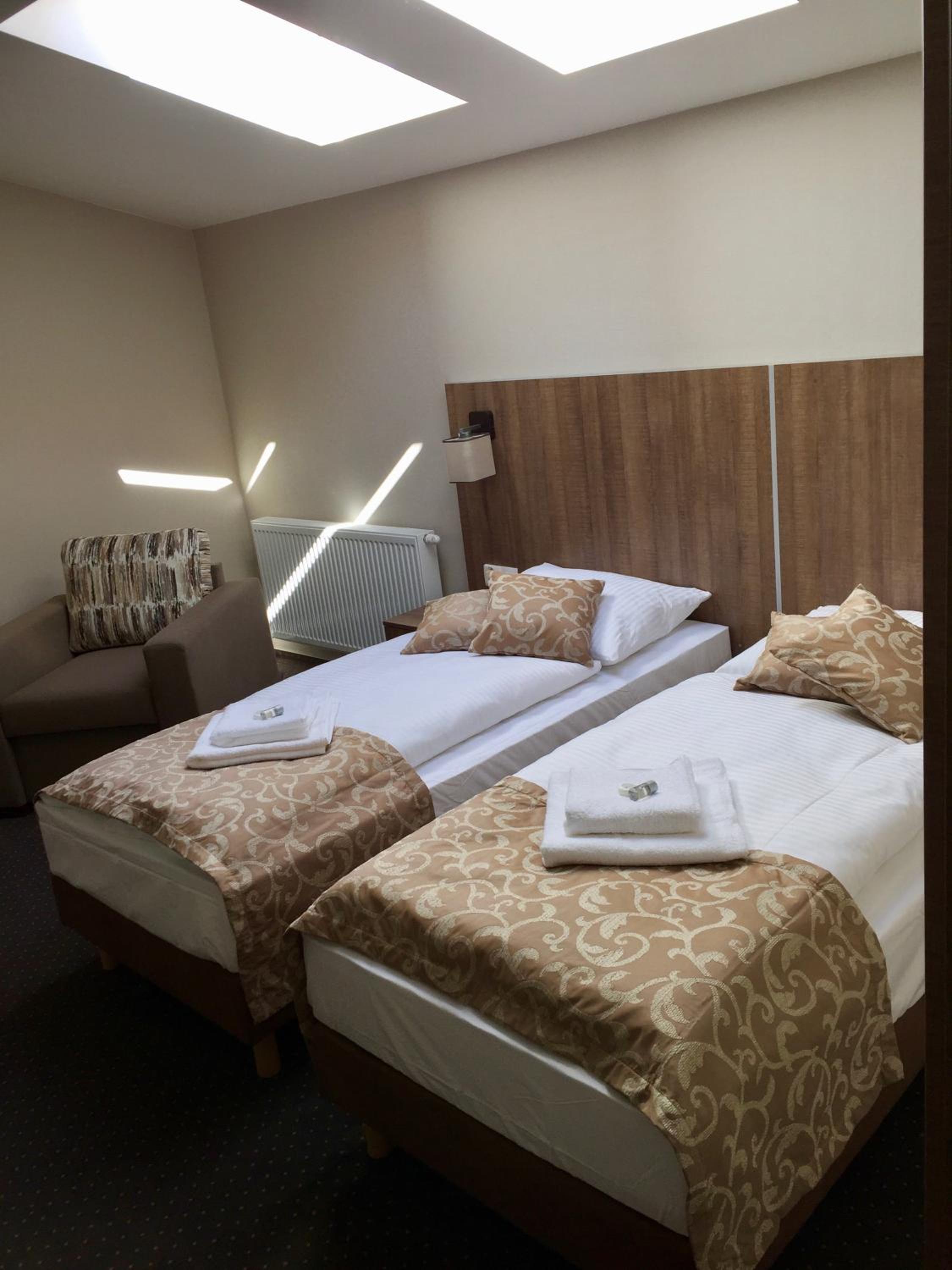 Double Room with Extra Bed - Photo 6