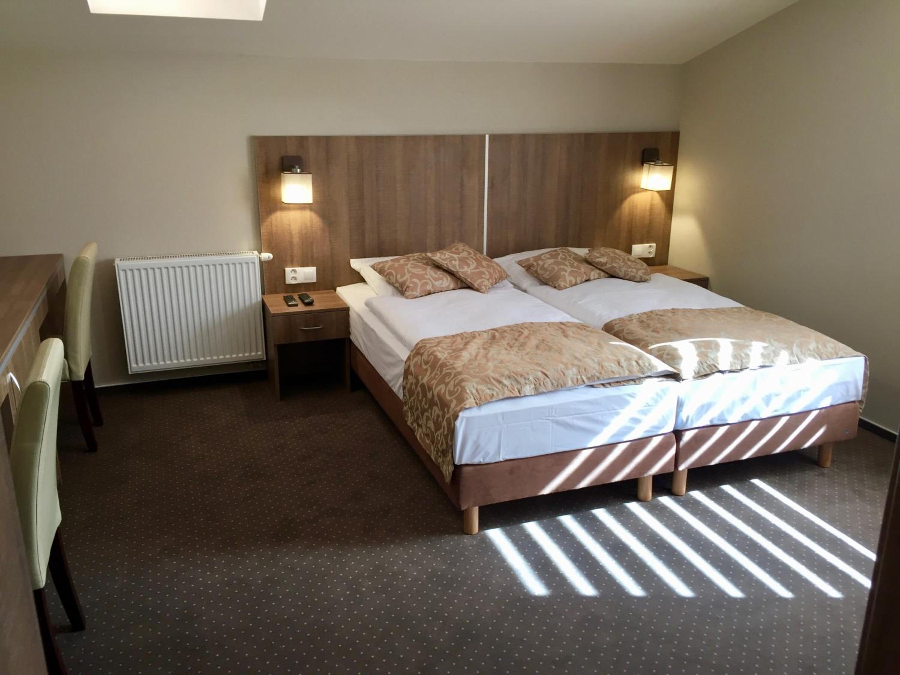 Standard Double Room - Photo 3