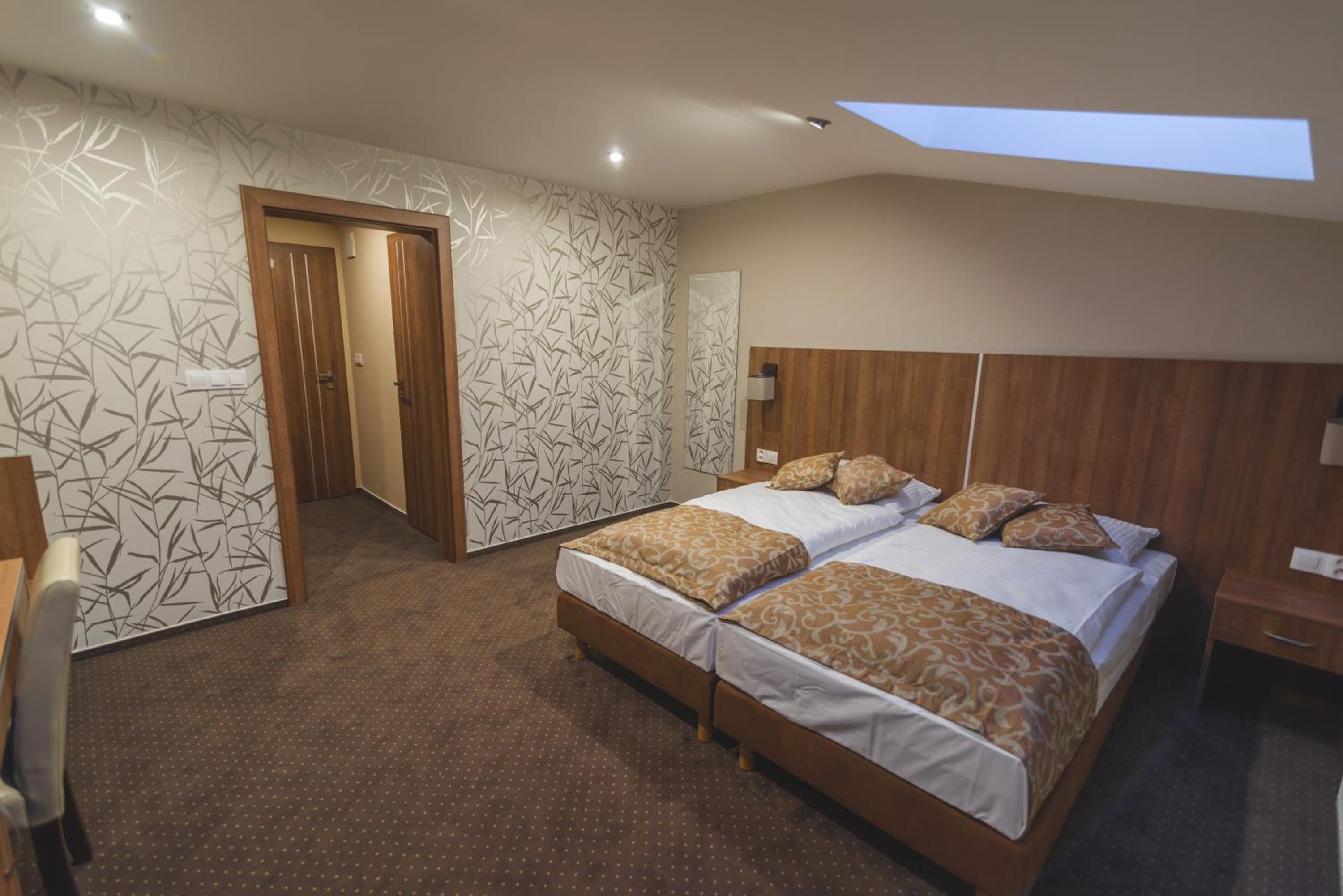 Standard Double Room - Photo 2
