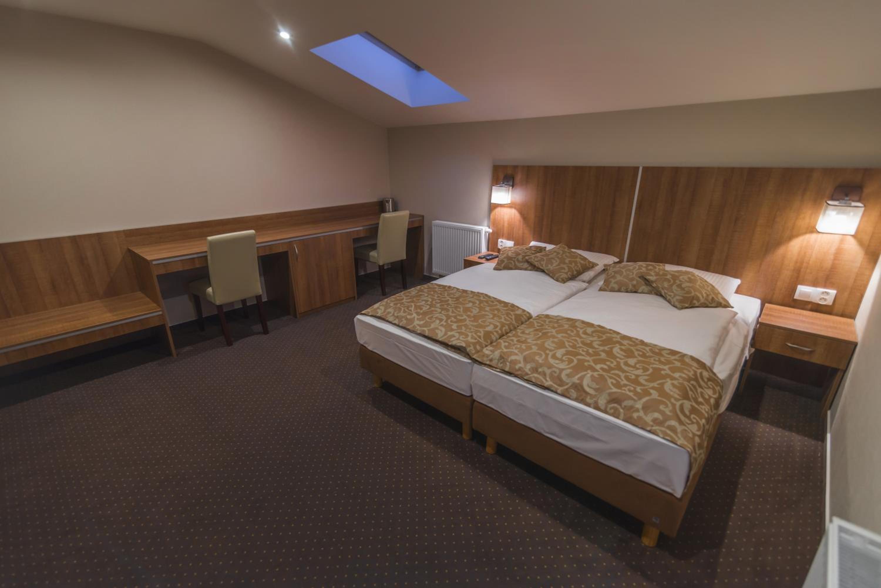 Standard Double Room - Photo 1