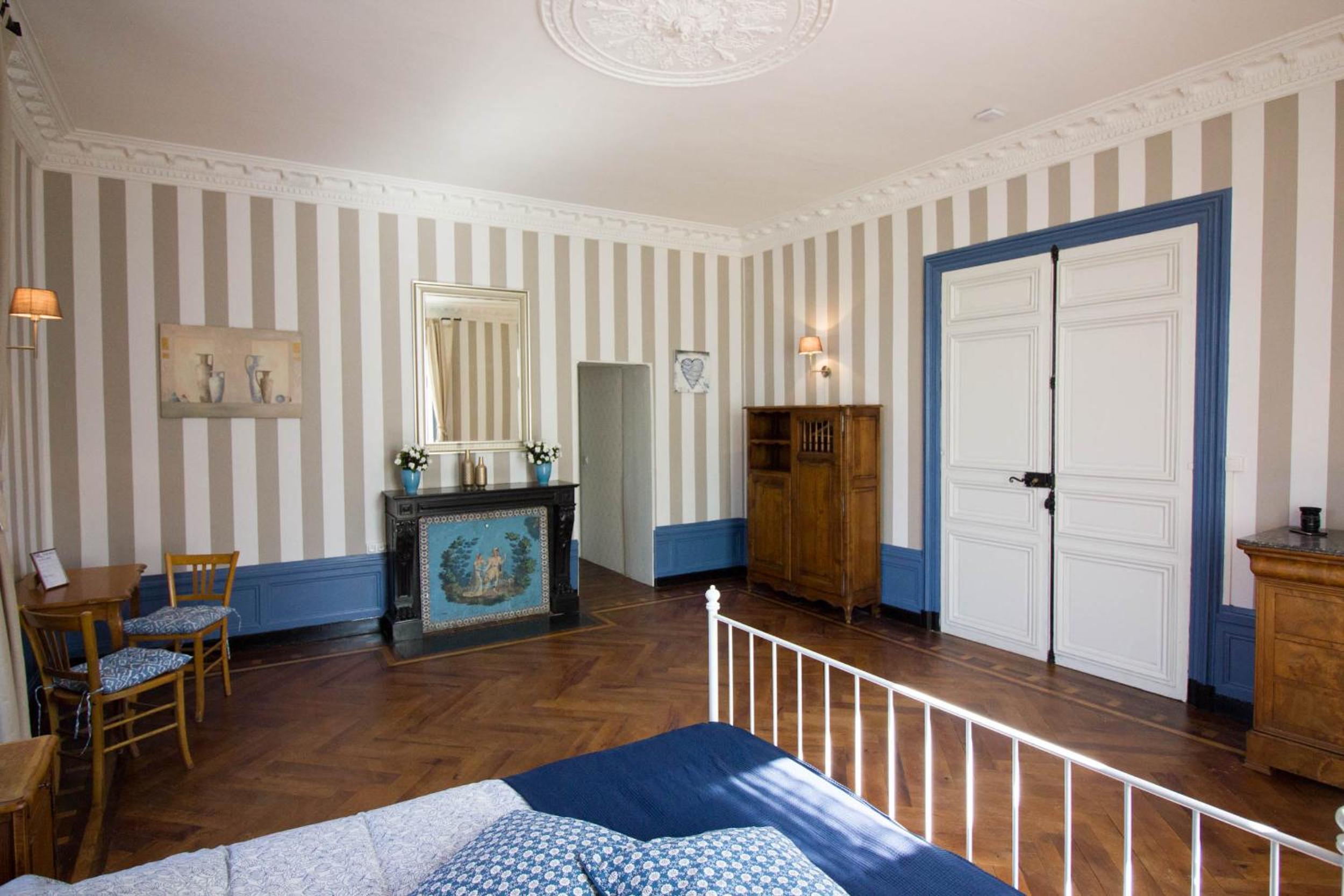 Deluxe Family Room photo 1