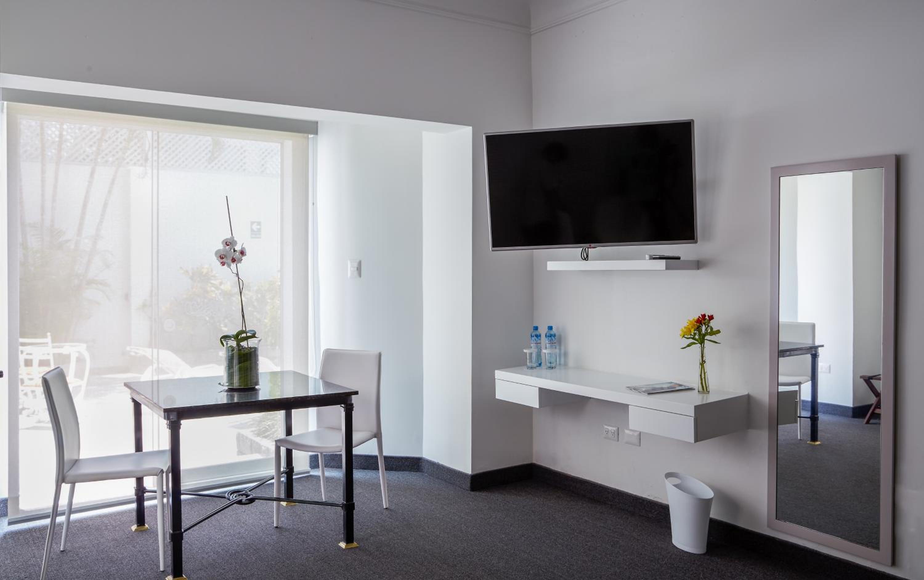Superior King Suite - Photo 6
