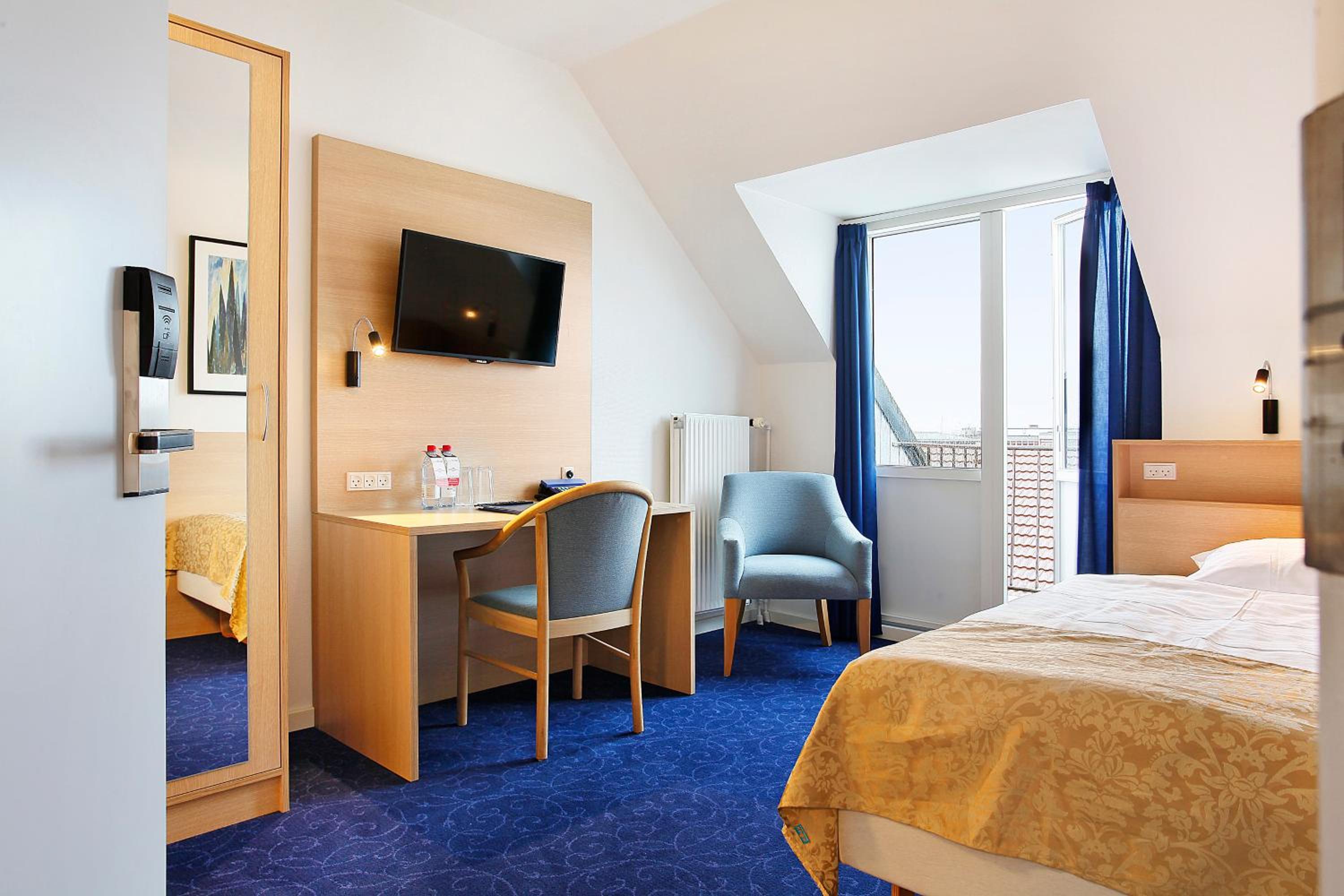 Single Room with Balcony
