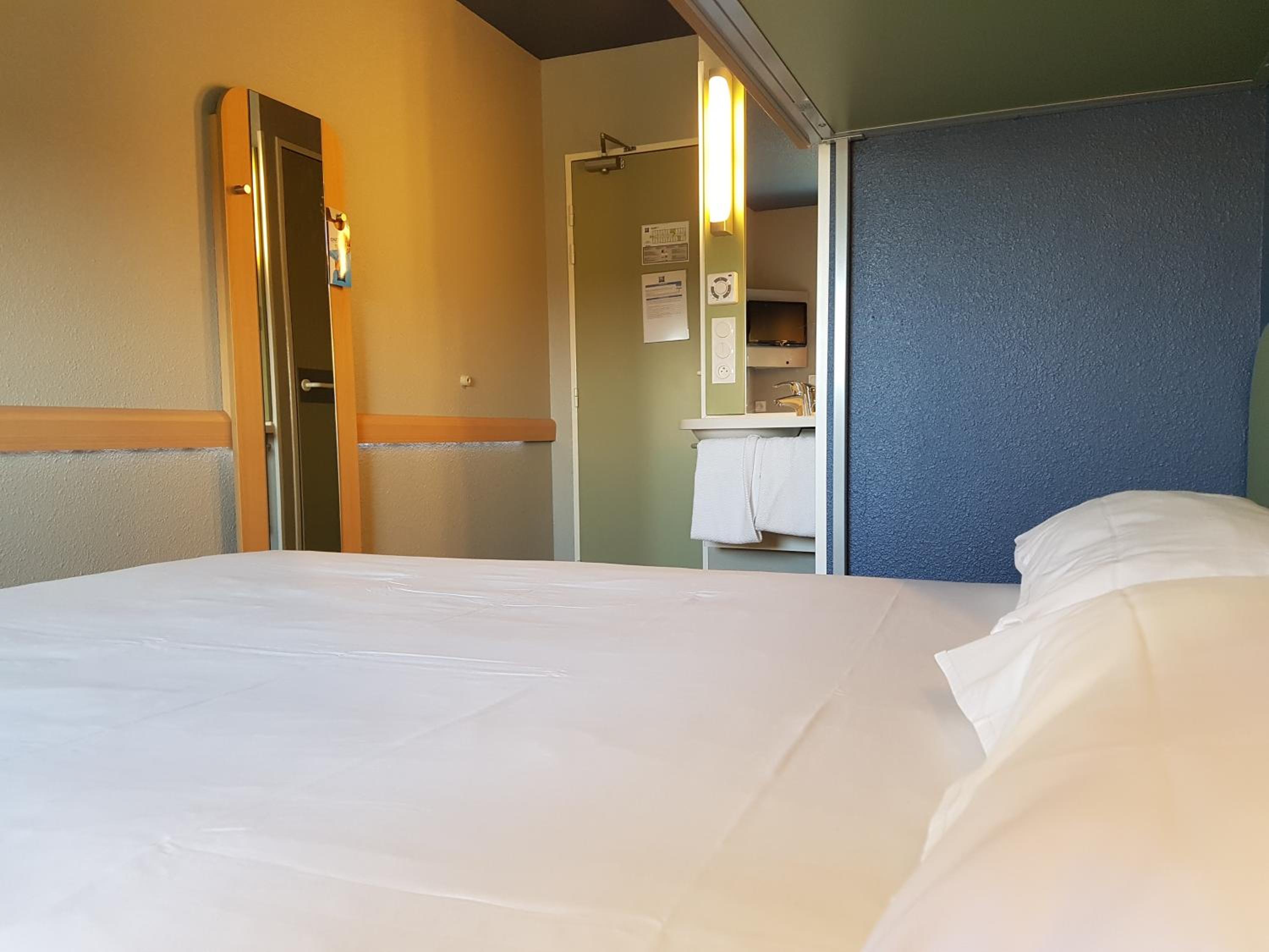 Triple Room with One Double Bed and One Bunk Bed - Photo 5