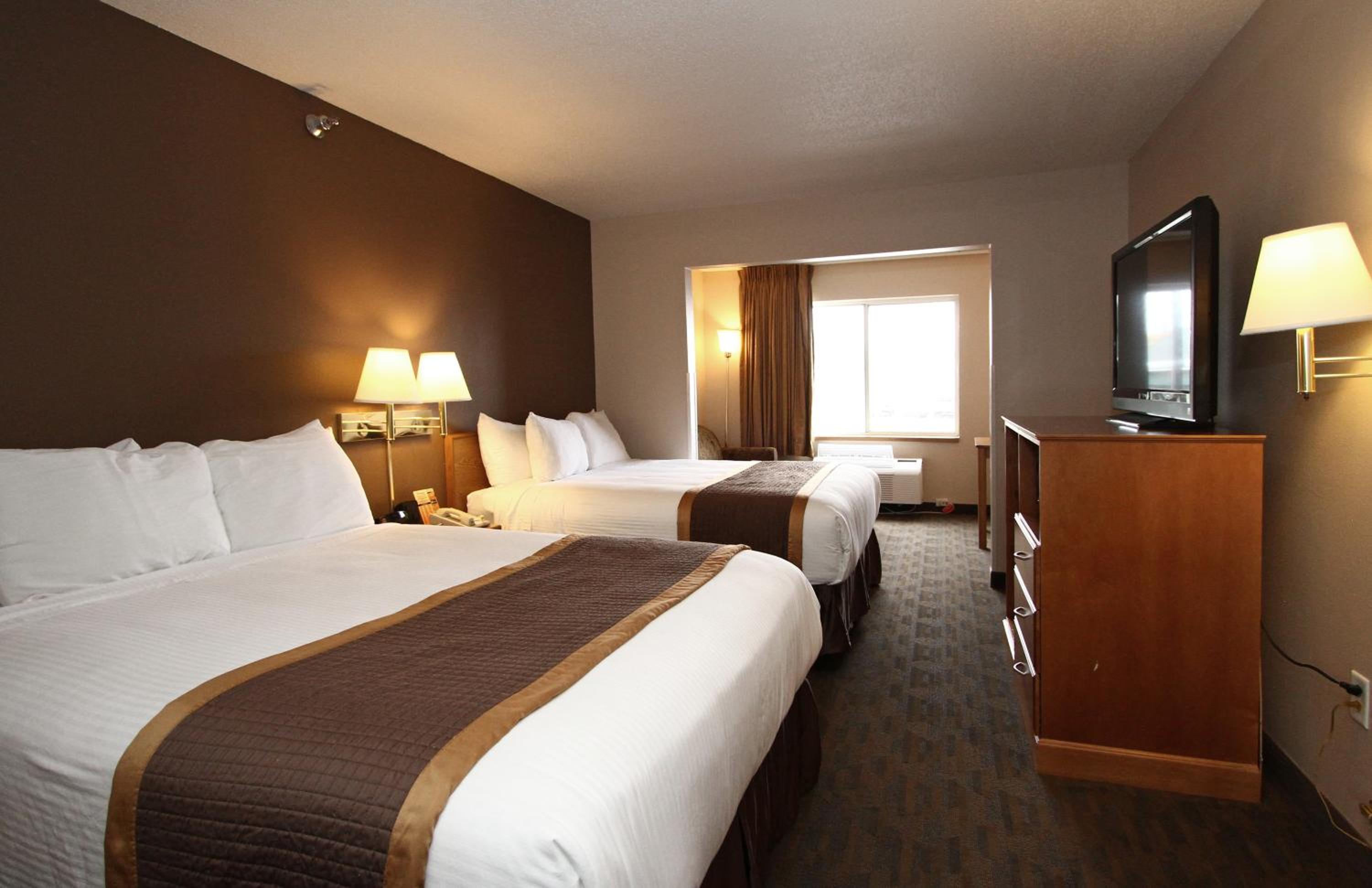 Double Queen Suite - Photo 2