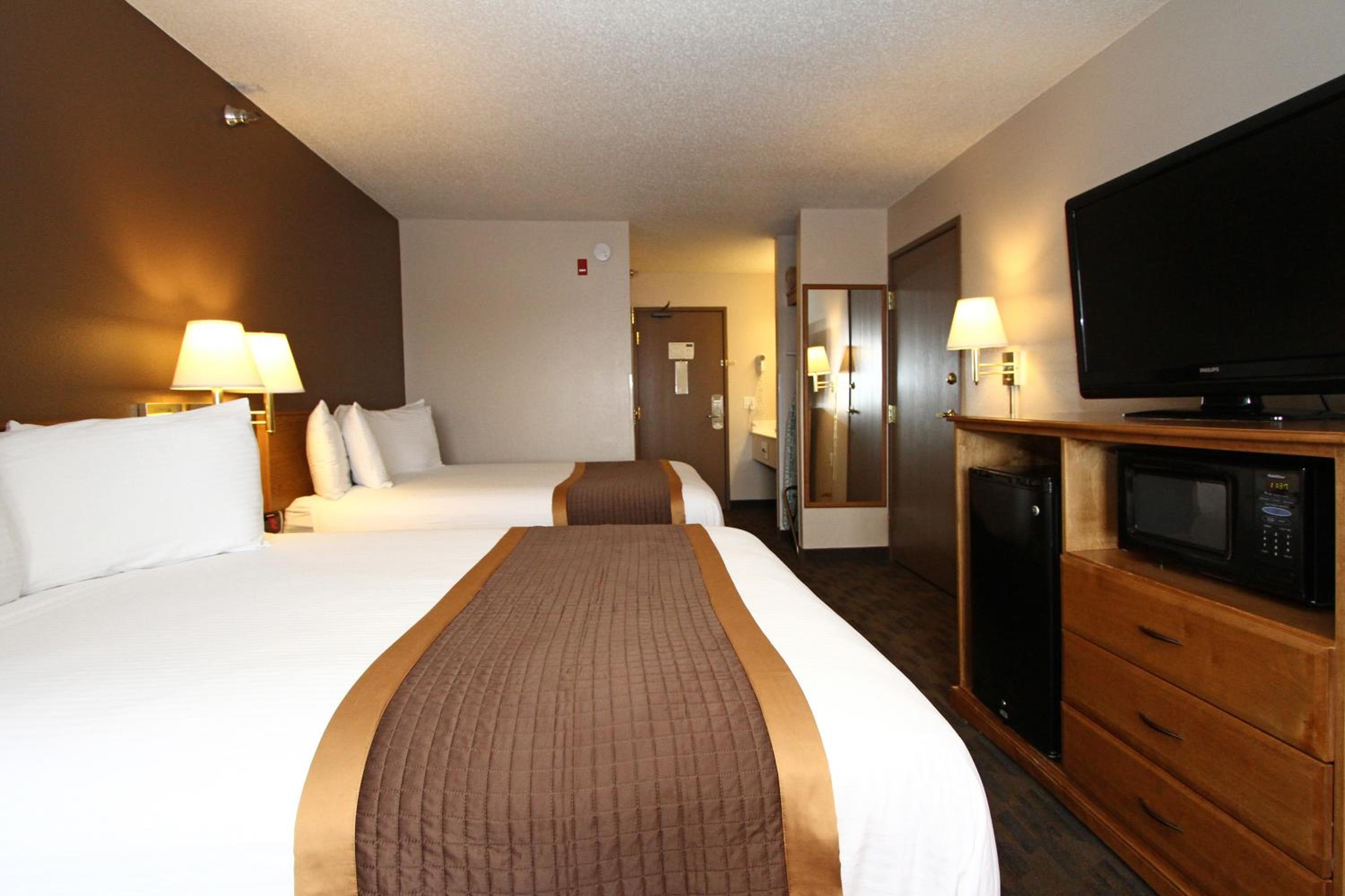 Double Queen Suite - Photo 11