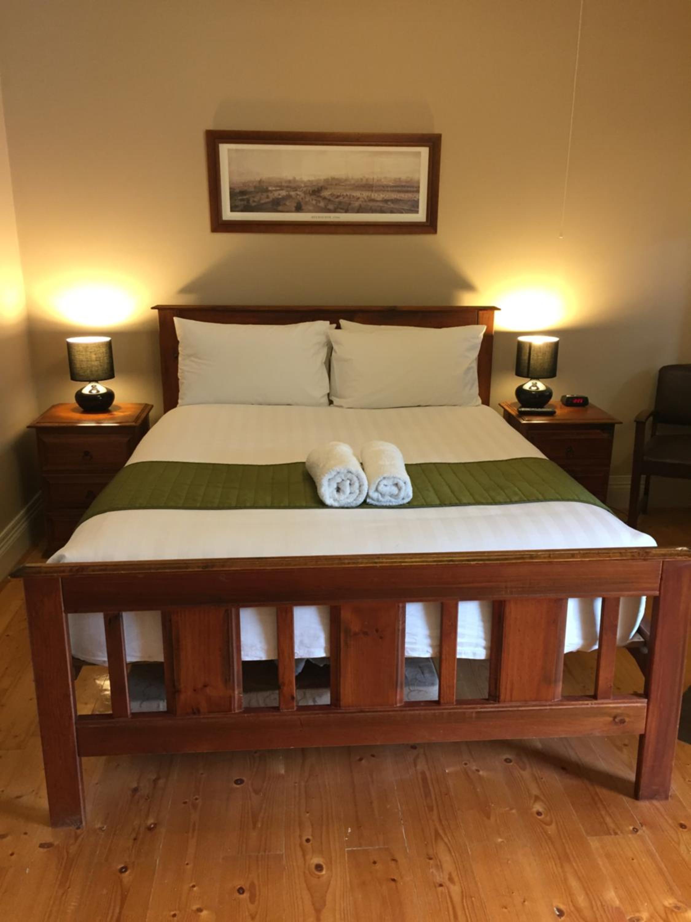 Queen Room photo 3