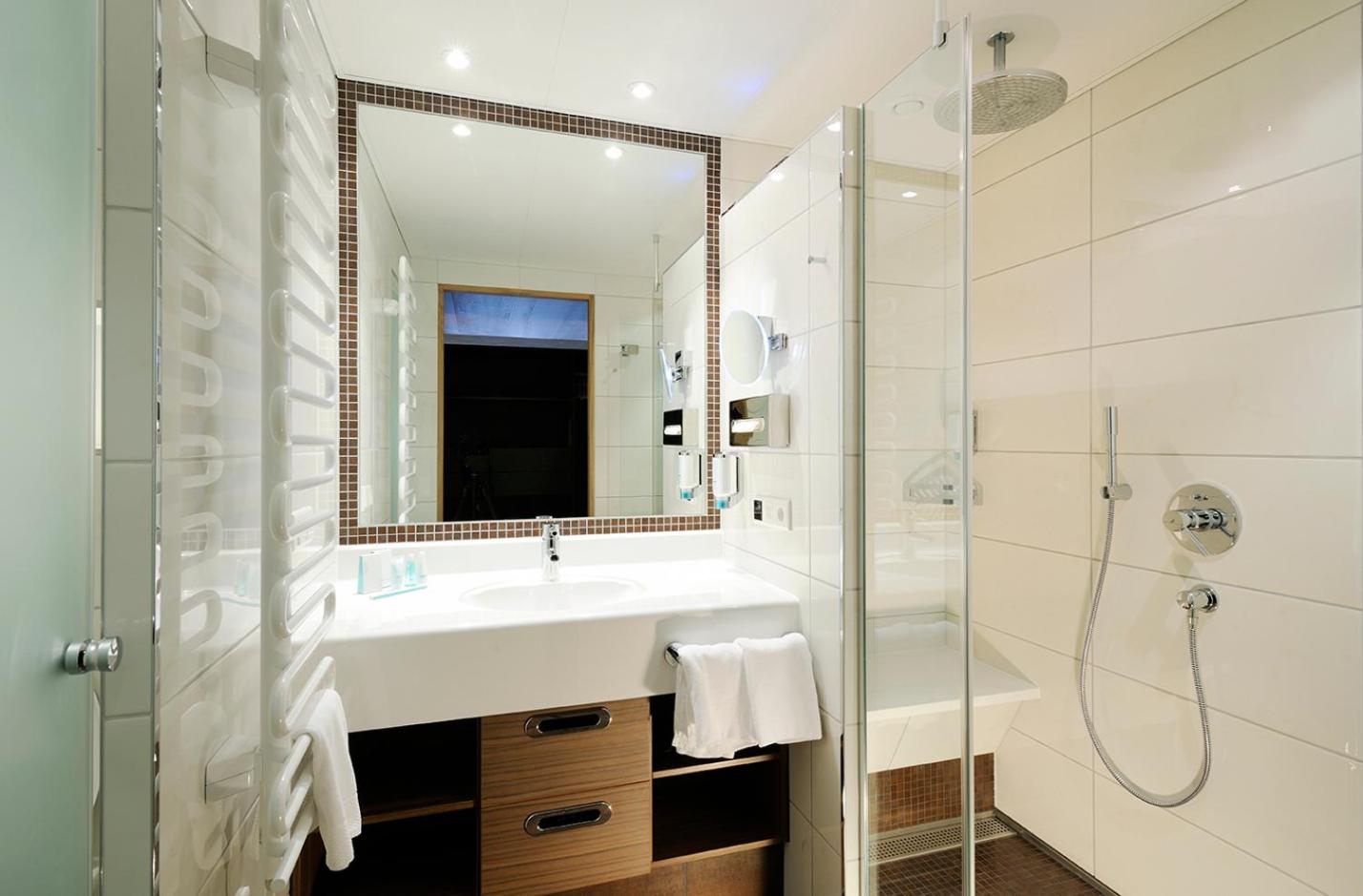 Deluxe Double or Twin Room - Photo 2