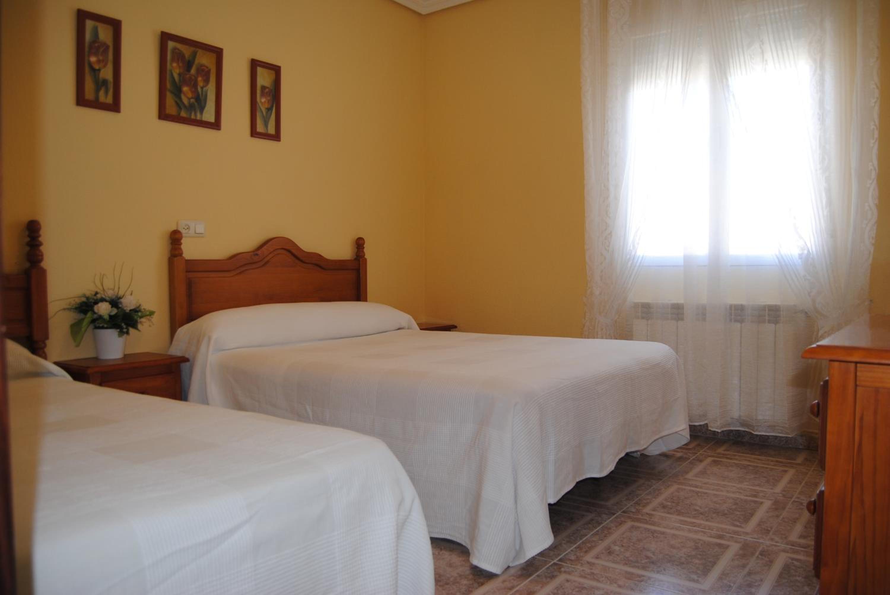 Triple Room with Bathroom photo 3