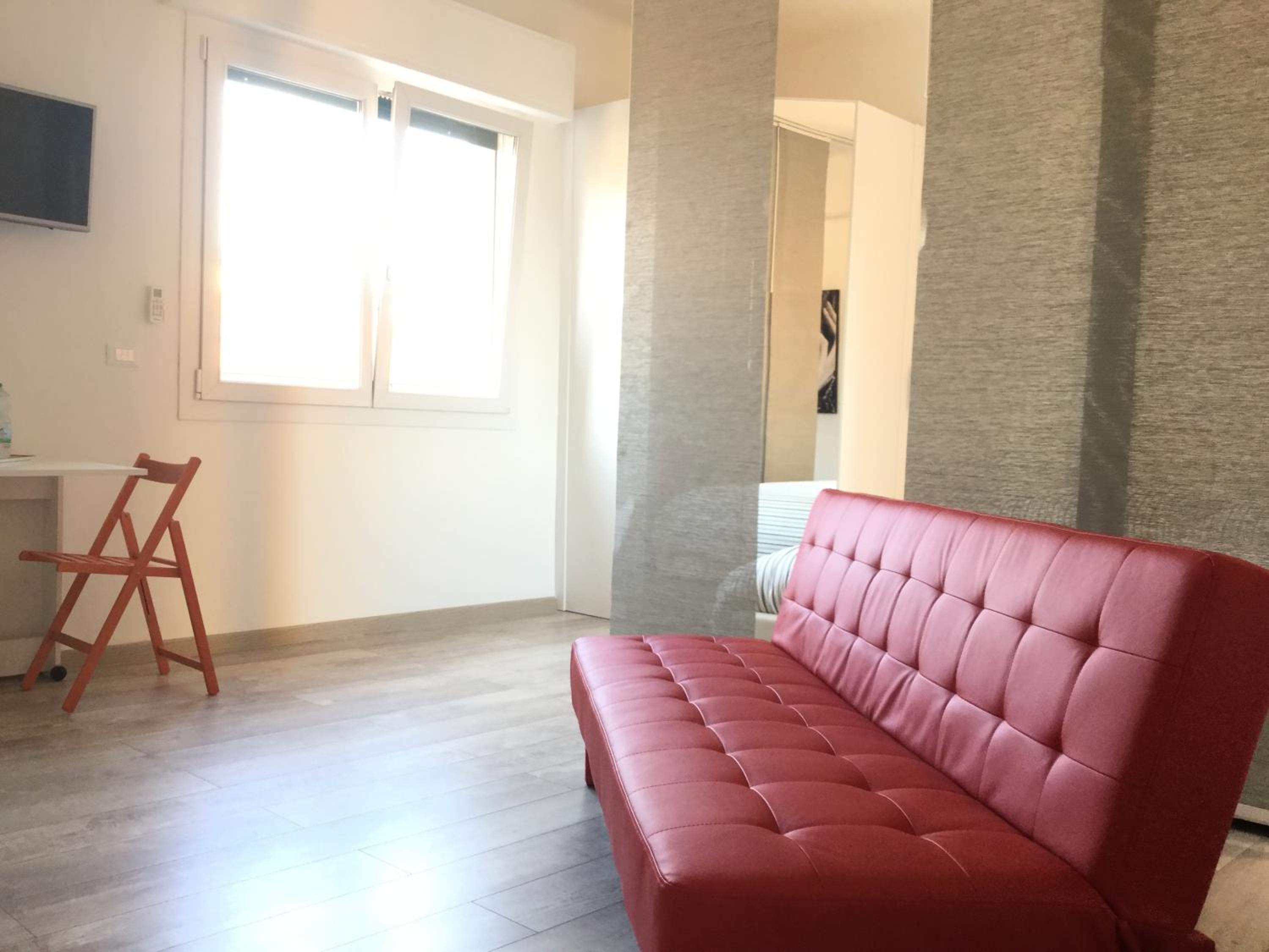 Deluxe Queen Studio