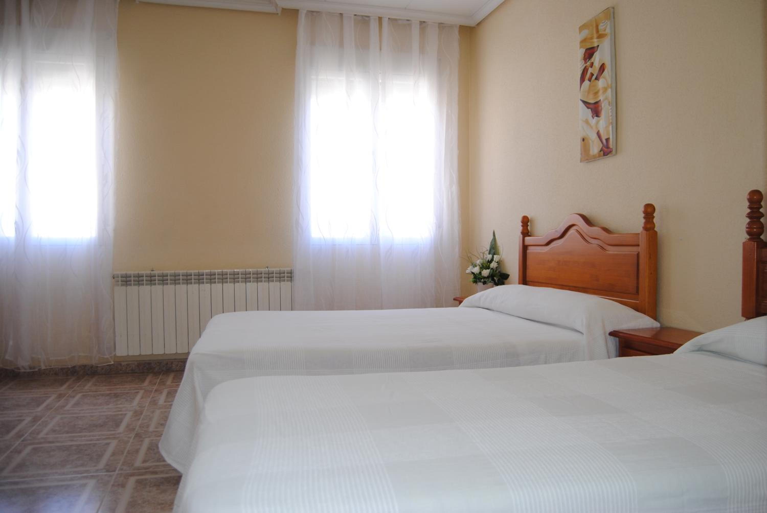 Habitación triple con baño
