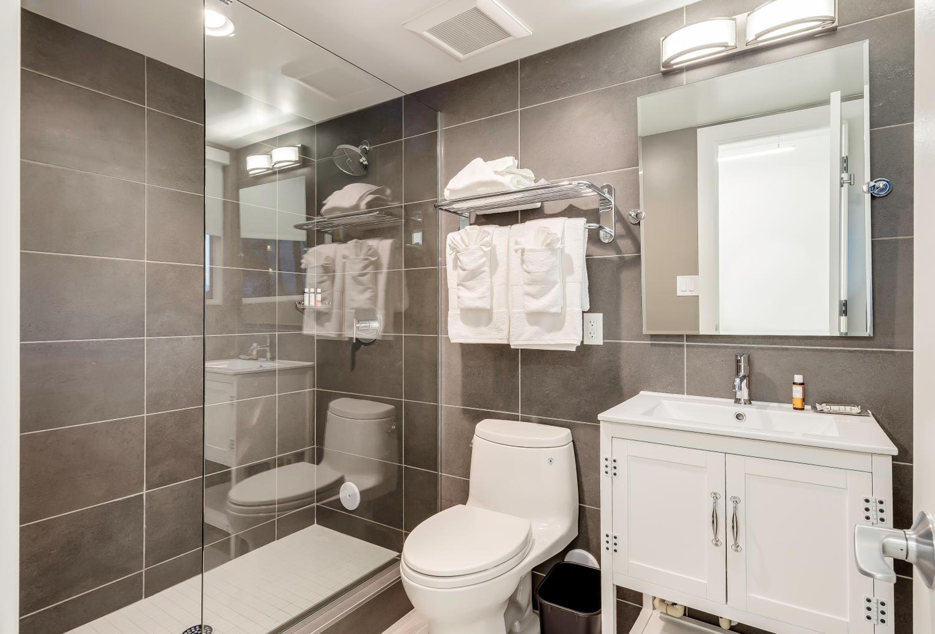 Bungalow Two Queen With Kitchenette Adults Only photo 3