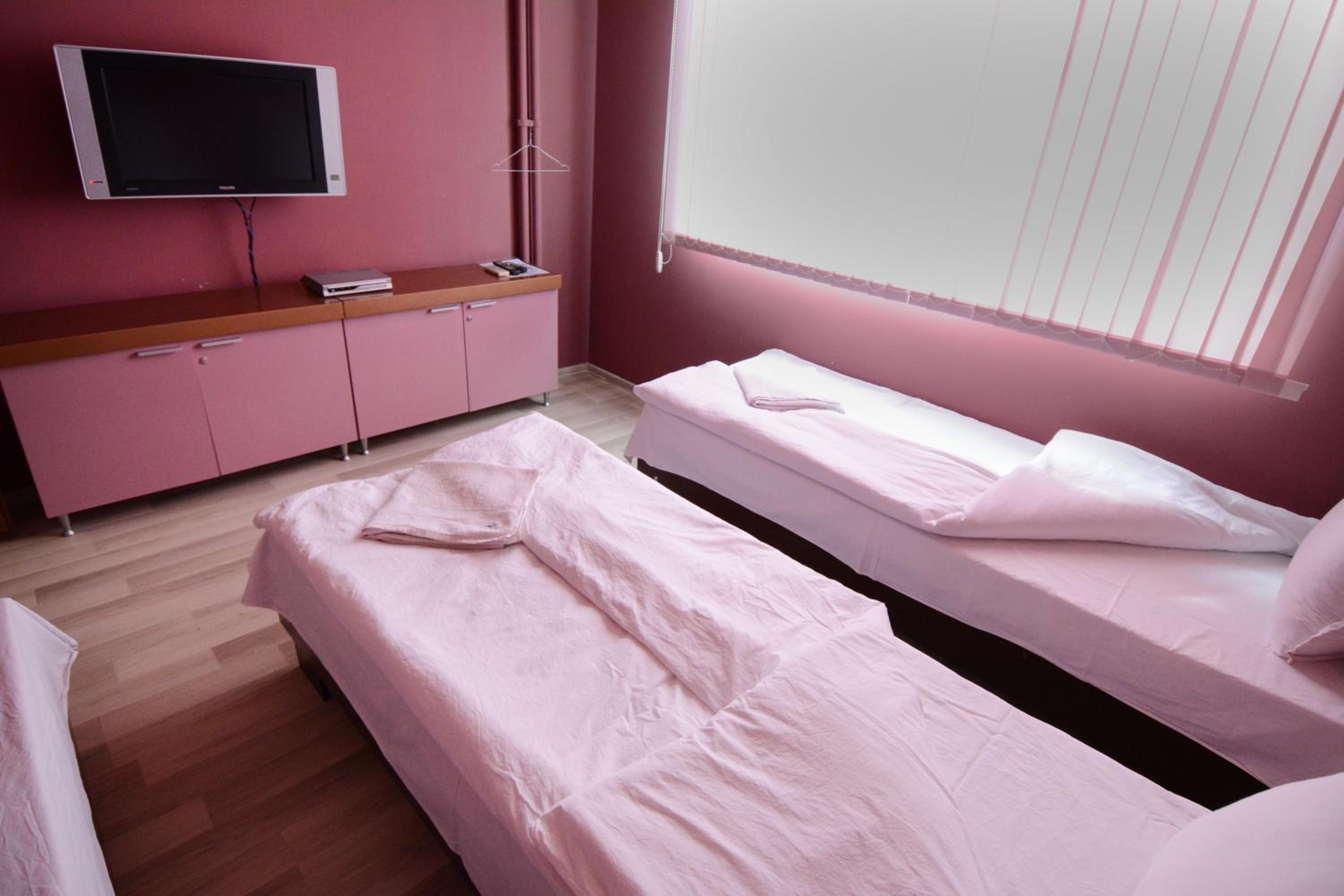 Three-Bedroom Apartment - Photo 4