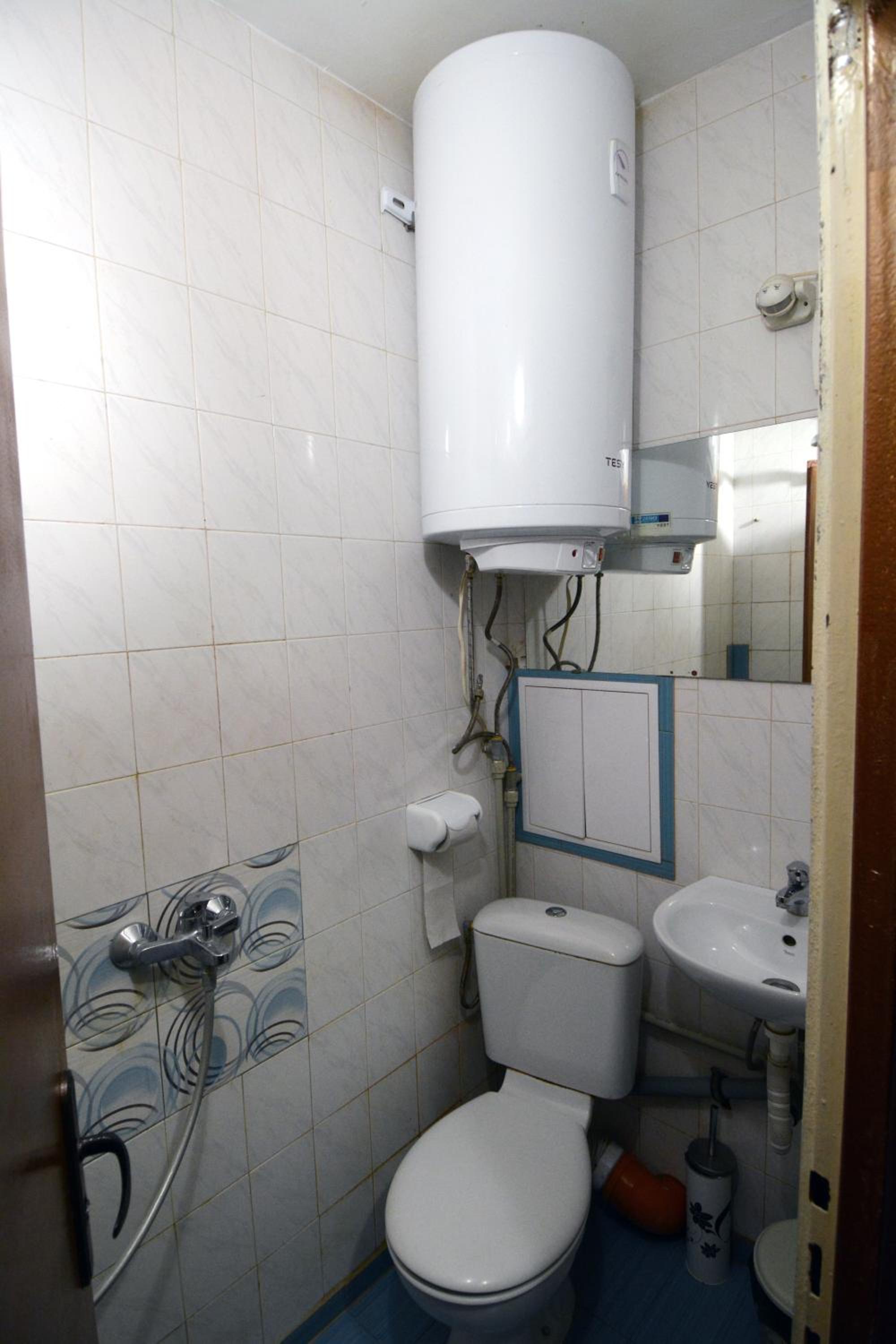 Three-Bedroom Apartment - Photo 12