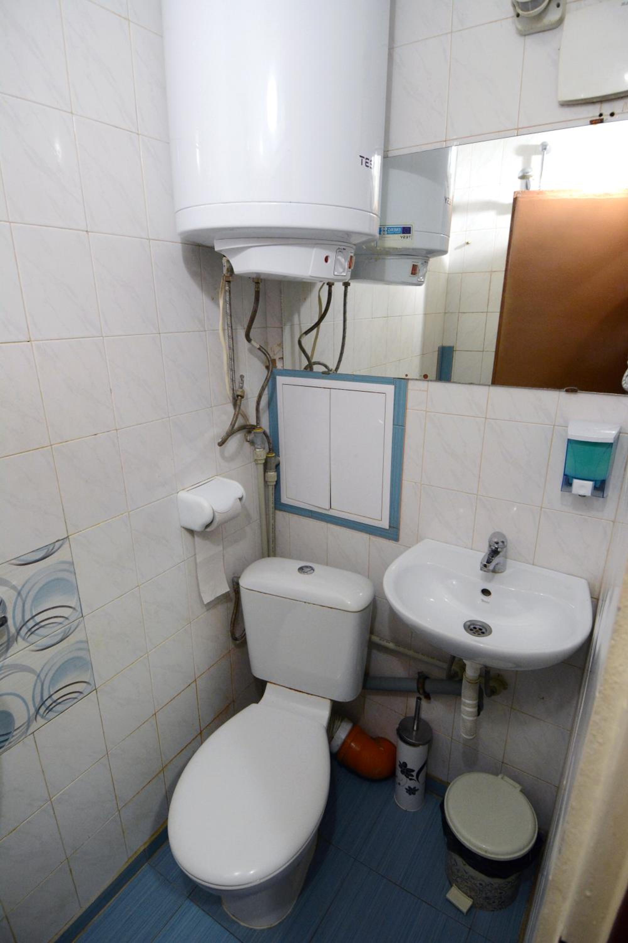 Three-Bedroom Apartment - Photo 9