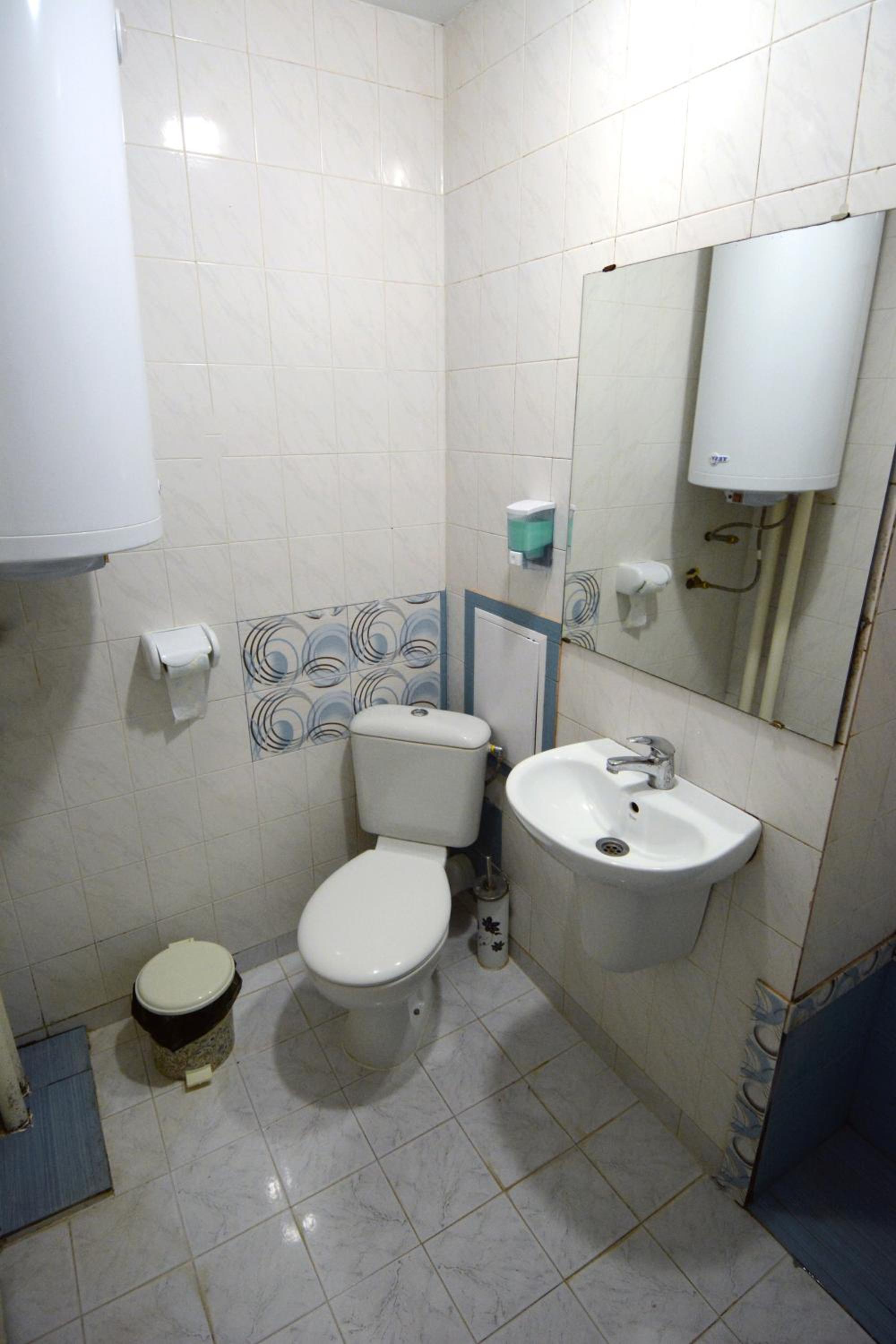 Three-Bedroom Apartment - Photo 8