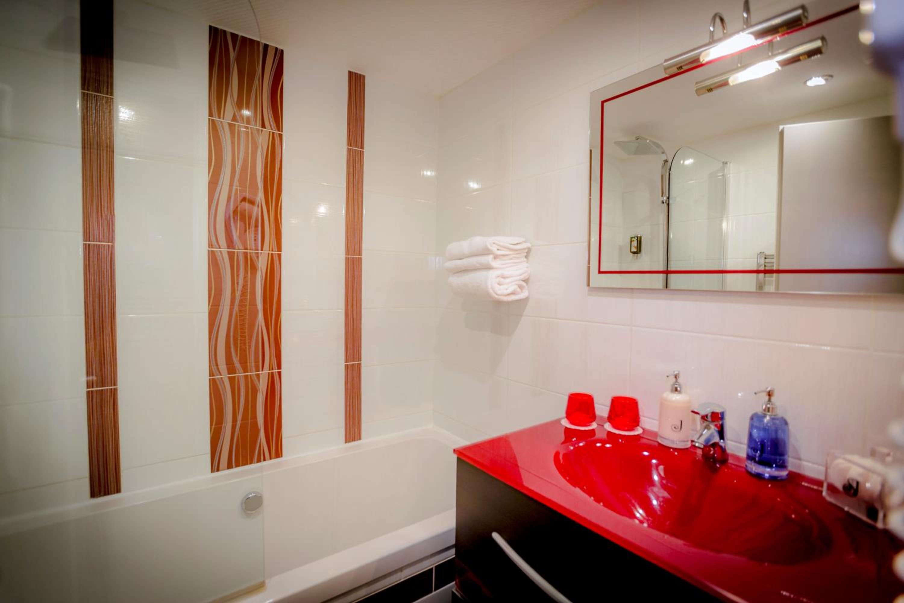 Comfort Room - Photo 2
