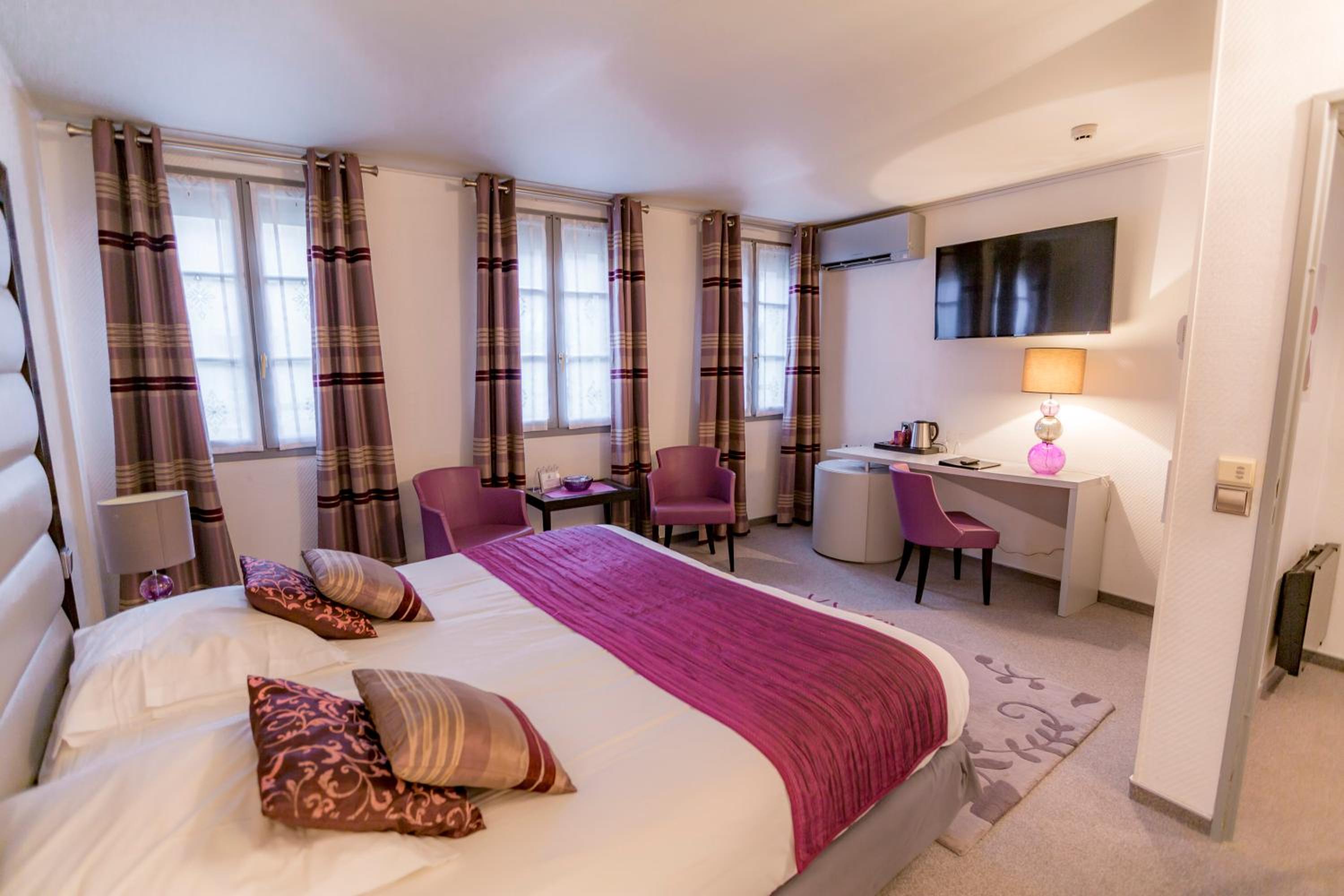Luxe Room - Photo 5