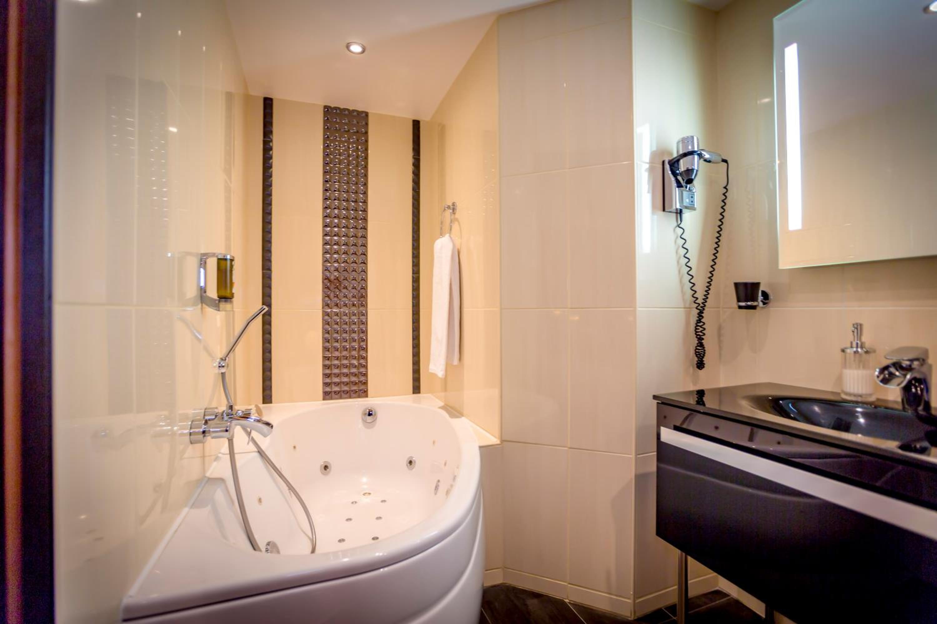 Junior Suite - Photo 6