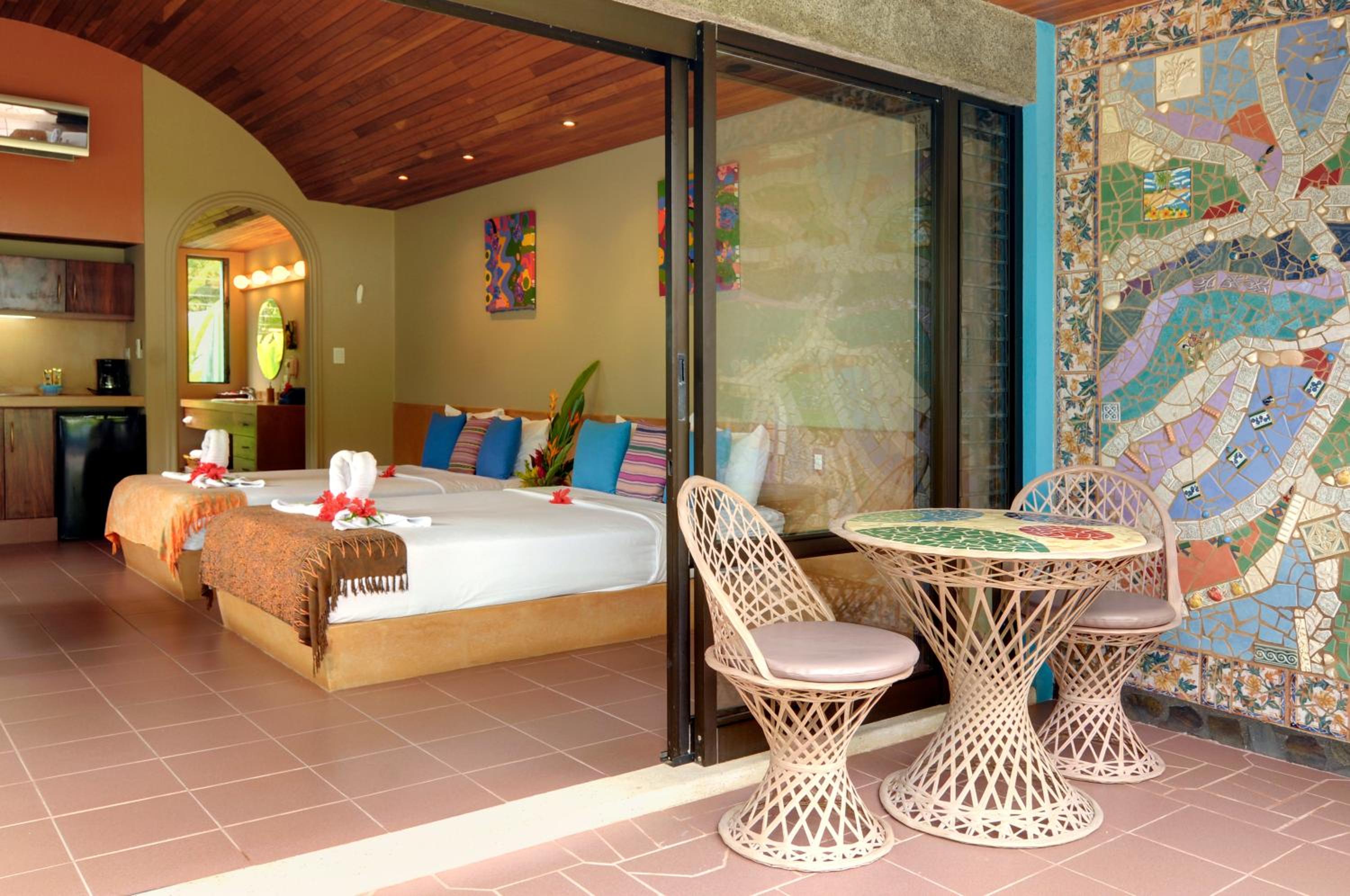 Garden Bungalow with 2 Full Beds (4 Adults) - Photo 4