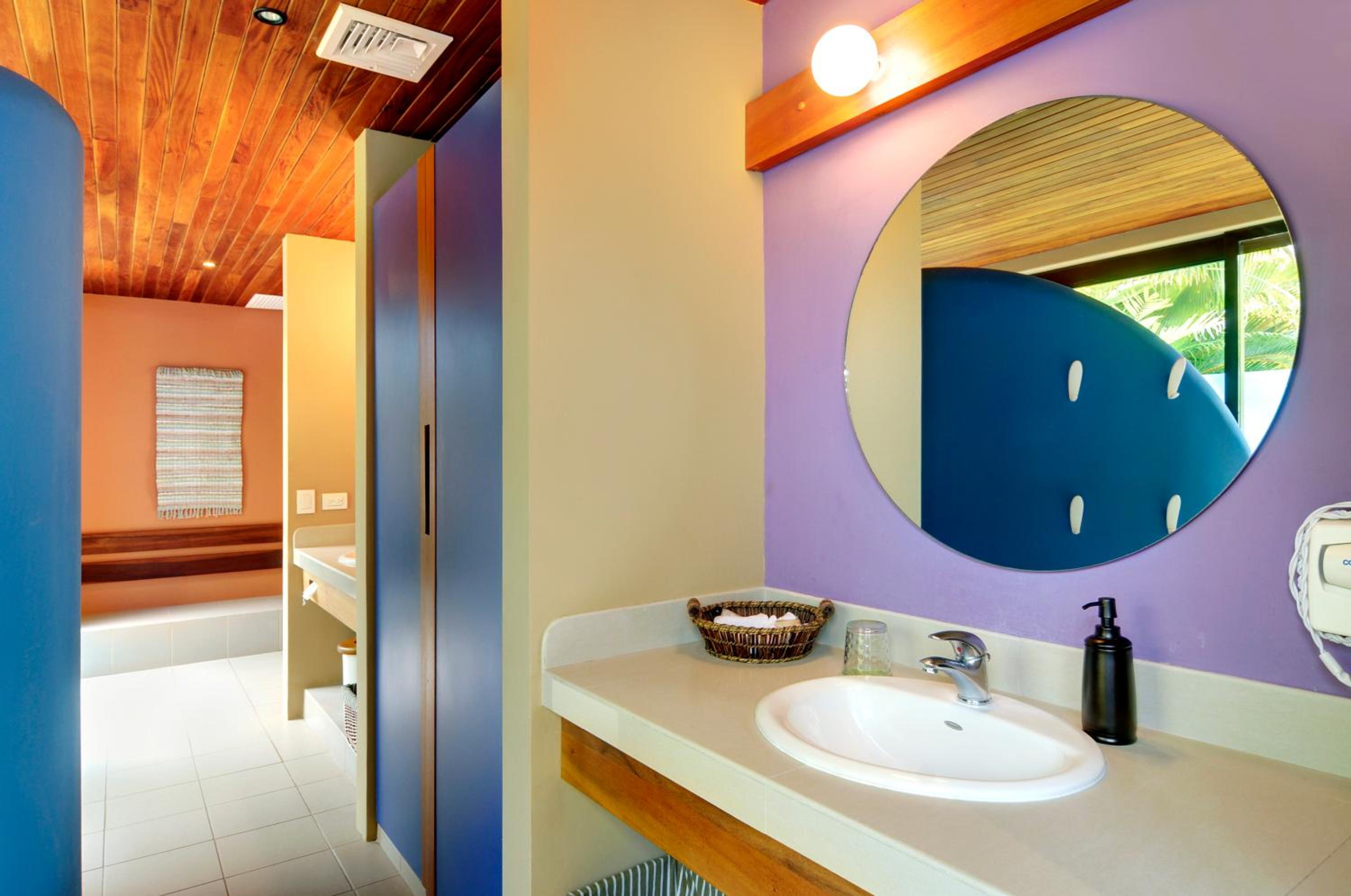 Deluxe Beachfront Villa - Photo 9