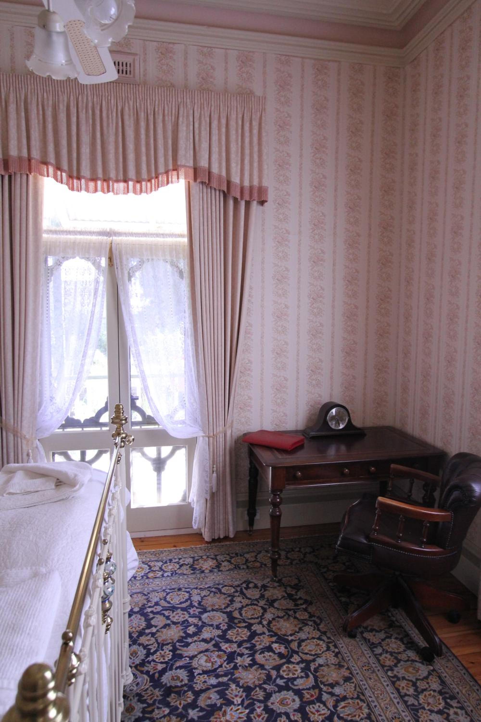 Deluxe Queen Room photo 1