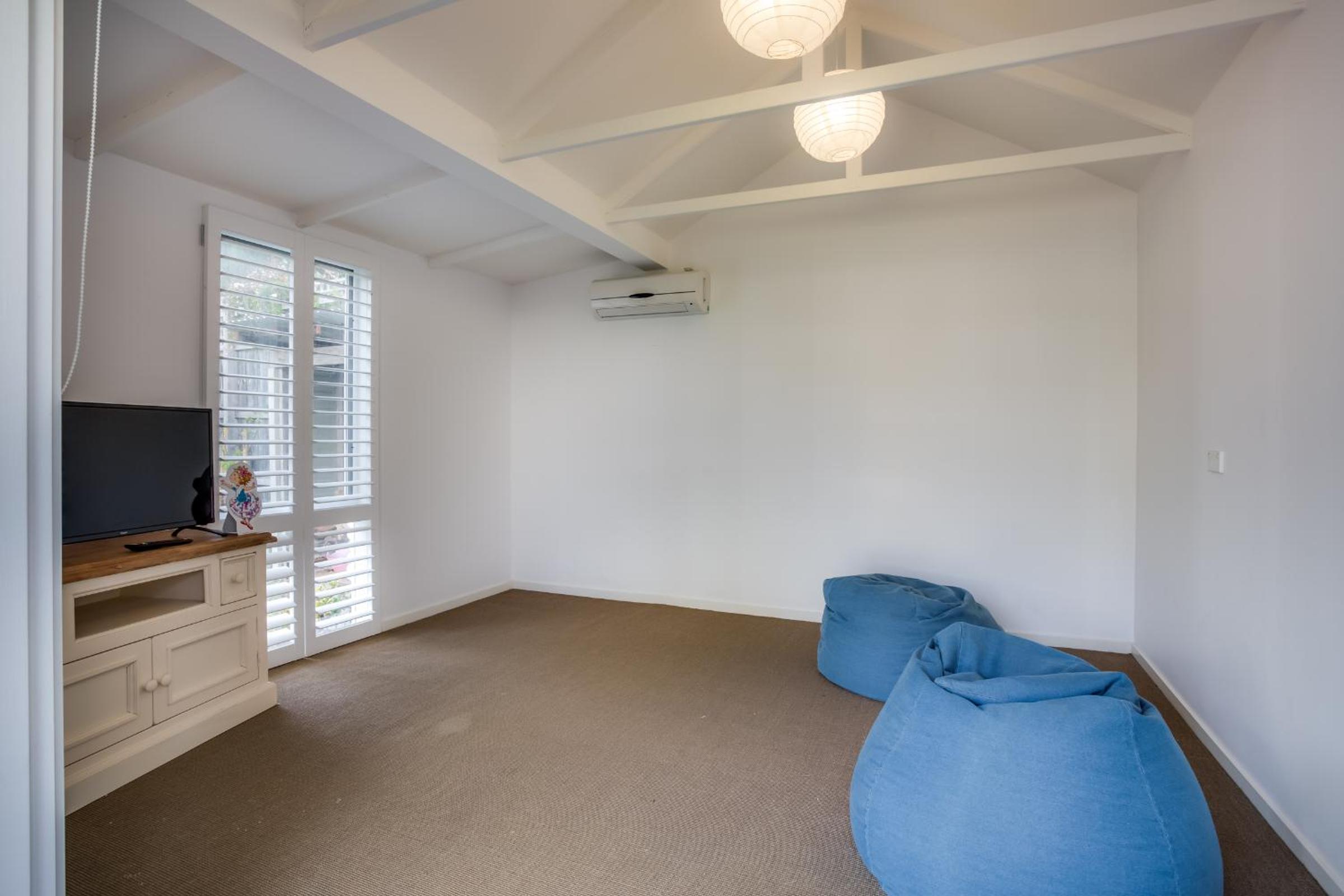 Four-Bedroom Apartment photo 1