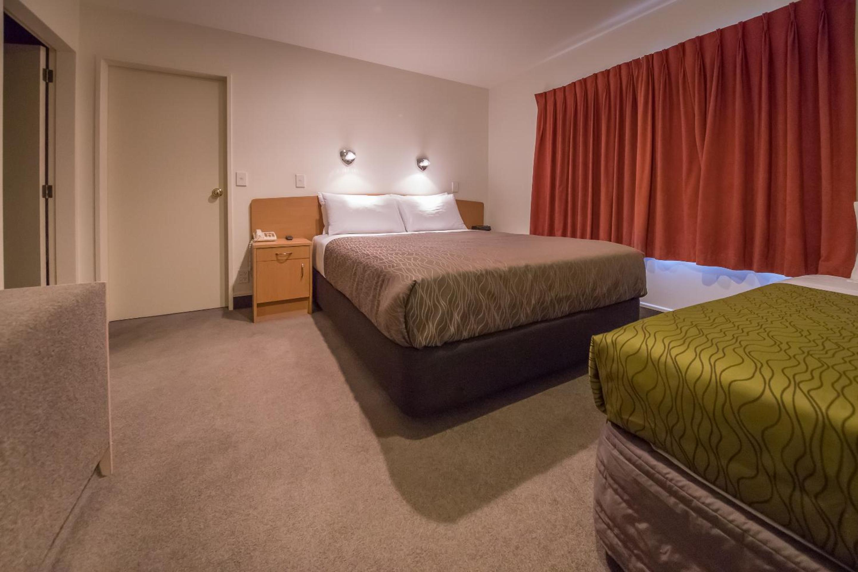 One-Bedroom Suite with Spa Bath