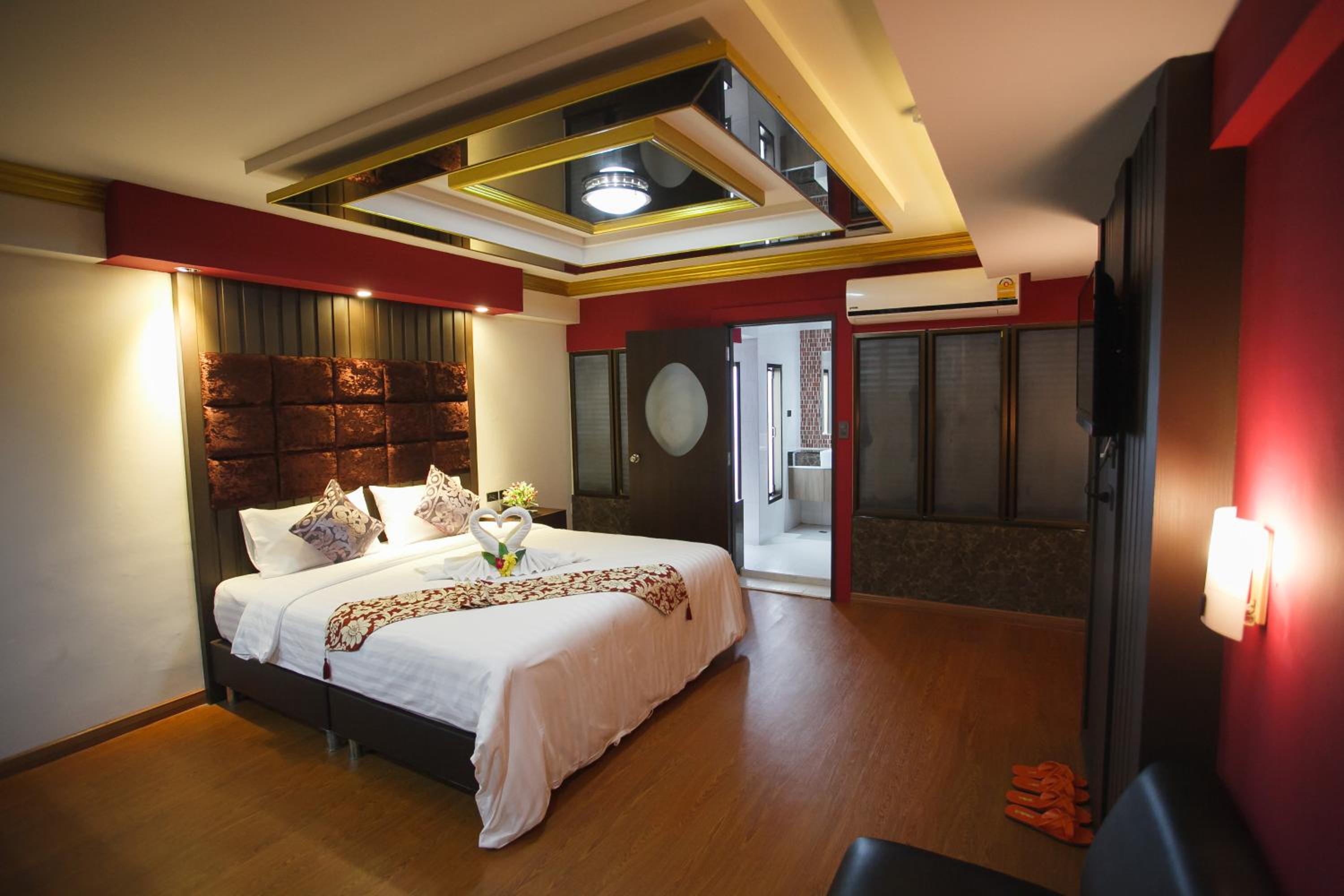 Deluxe Queen Room photo 2
