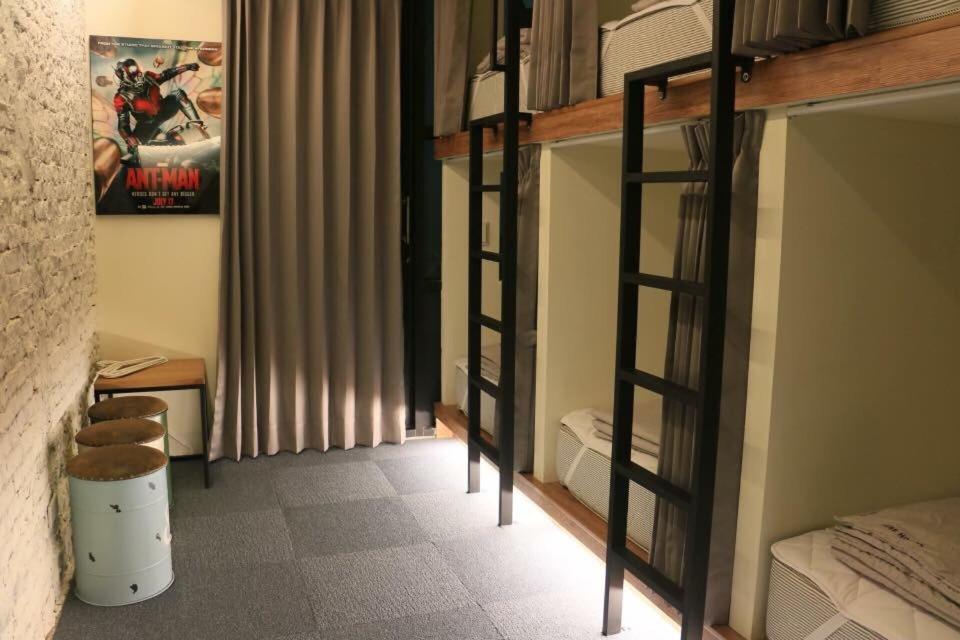 Bed in 6-Bed Male Dormitory Room photo 1