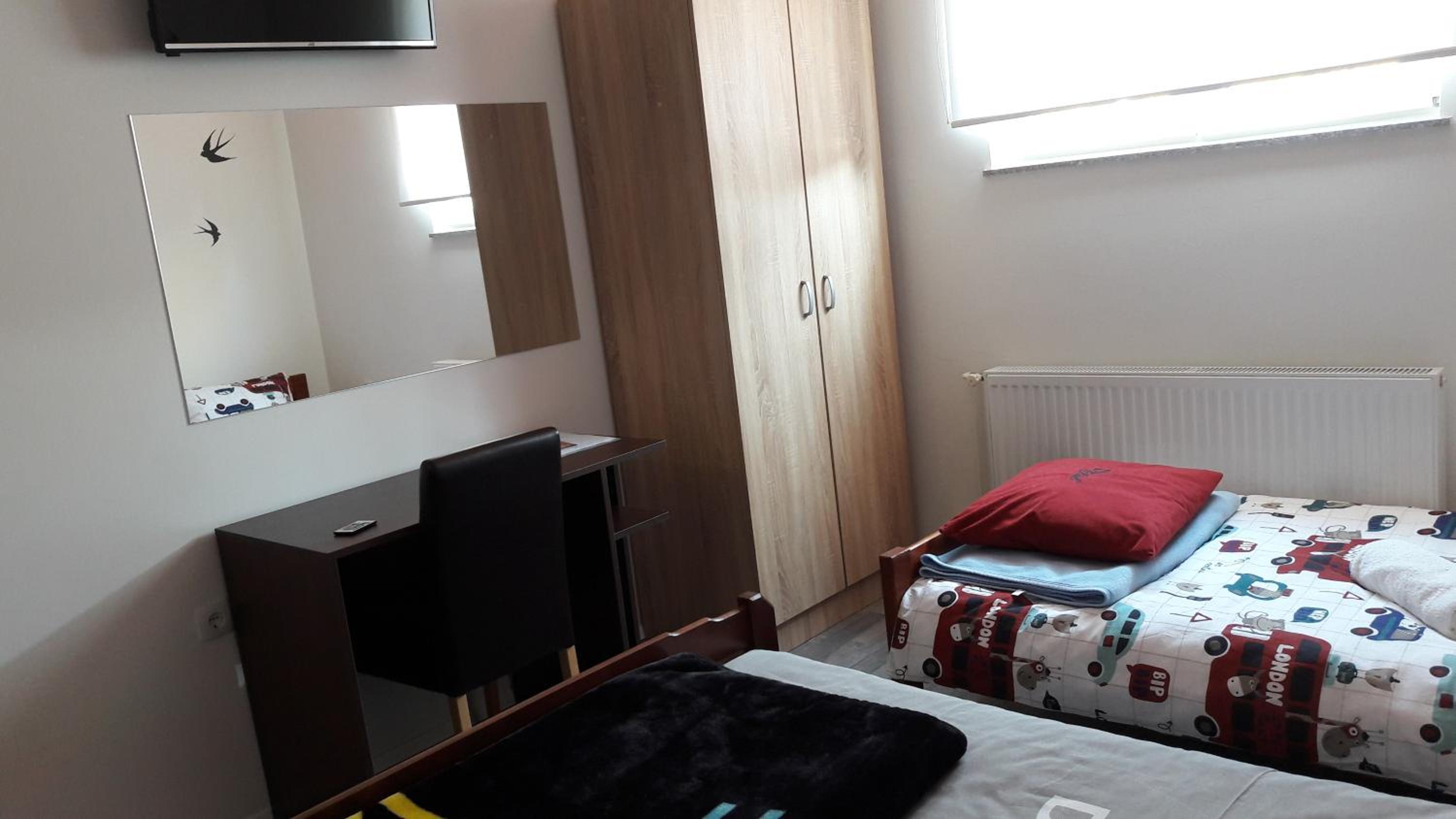 Deluxe Twin Room - Photo 1