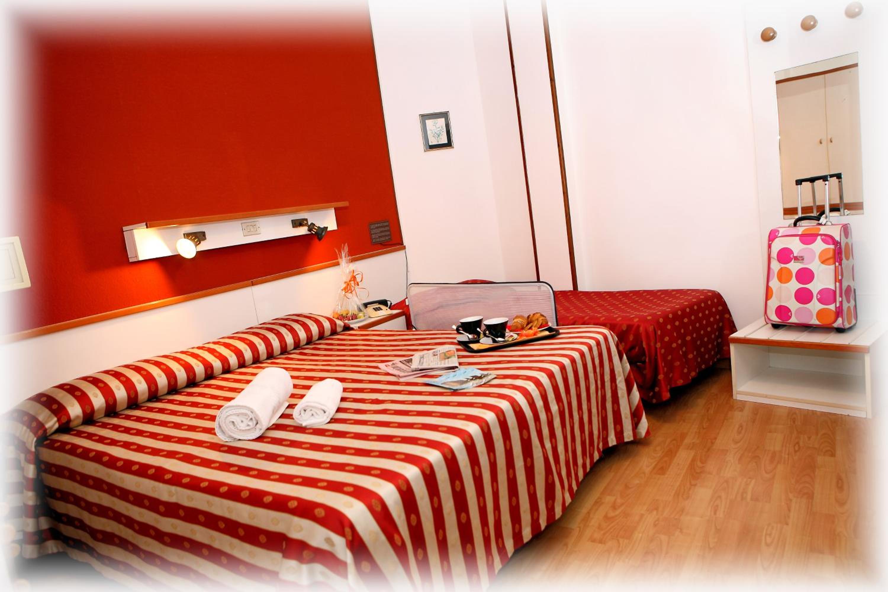 Triple Room - Photo 1