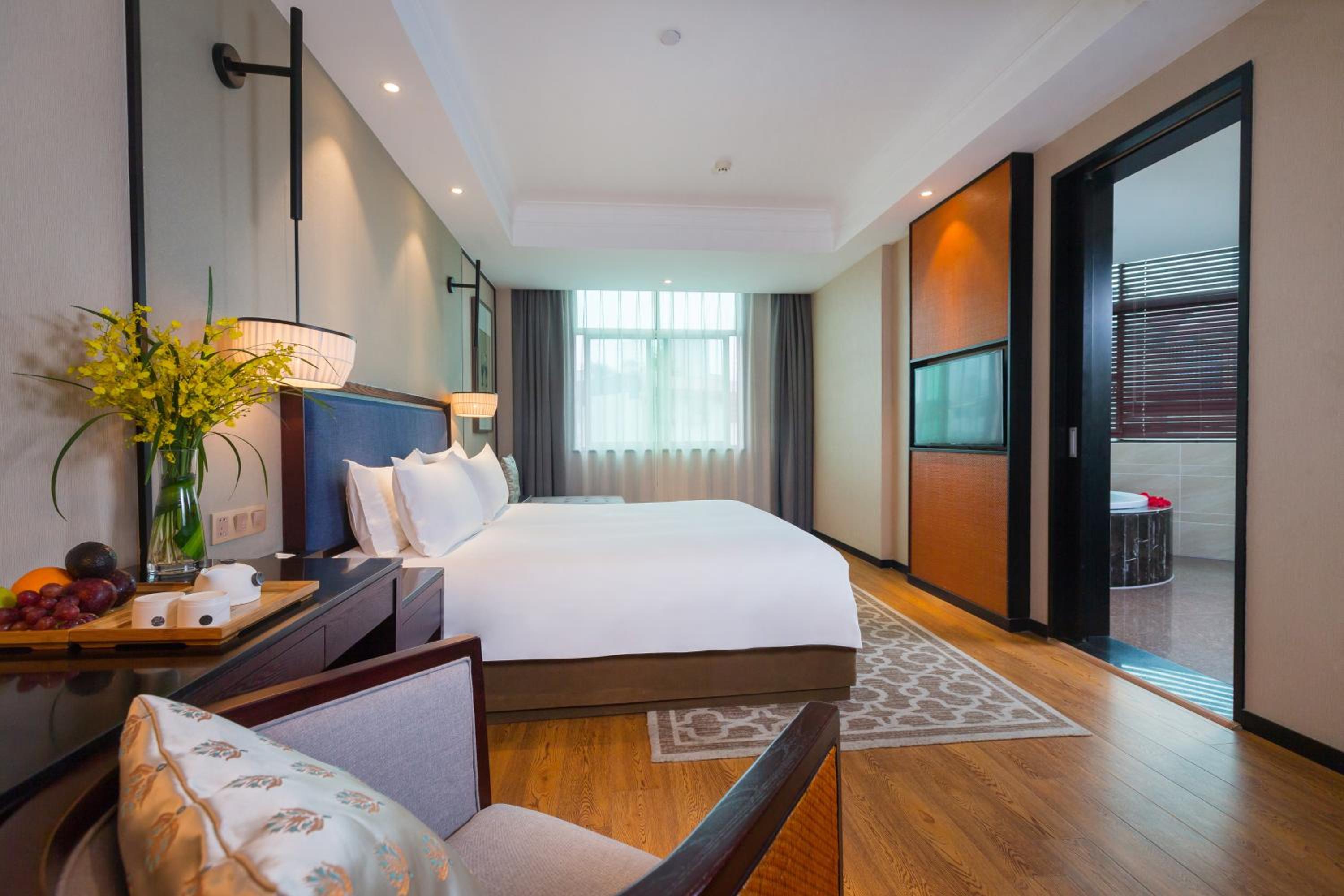 Grand Deluxe King Room
