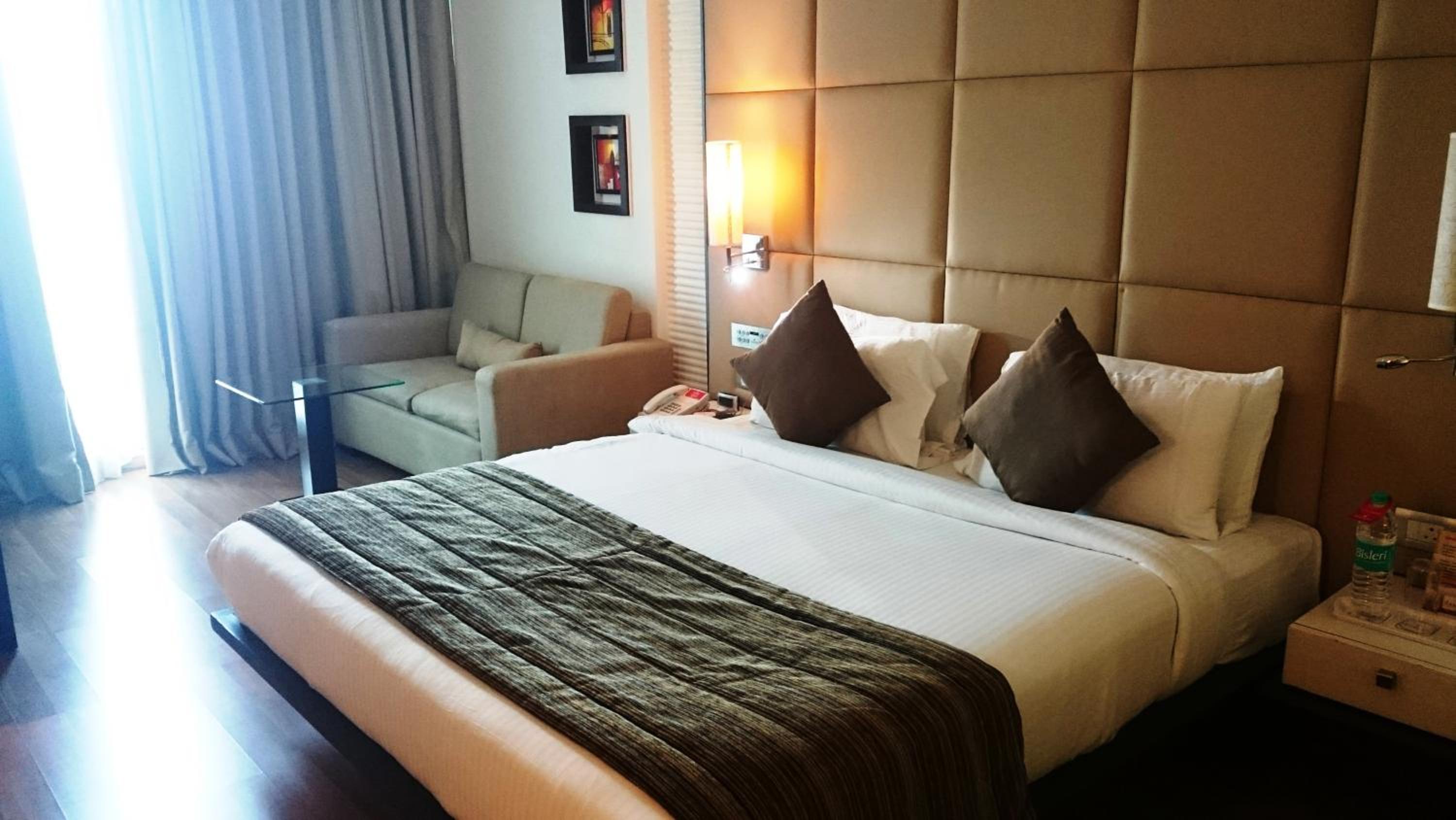 Comfort King Room – Non-Smoking