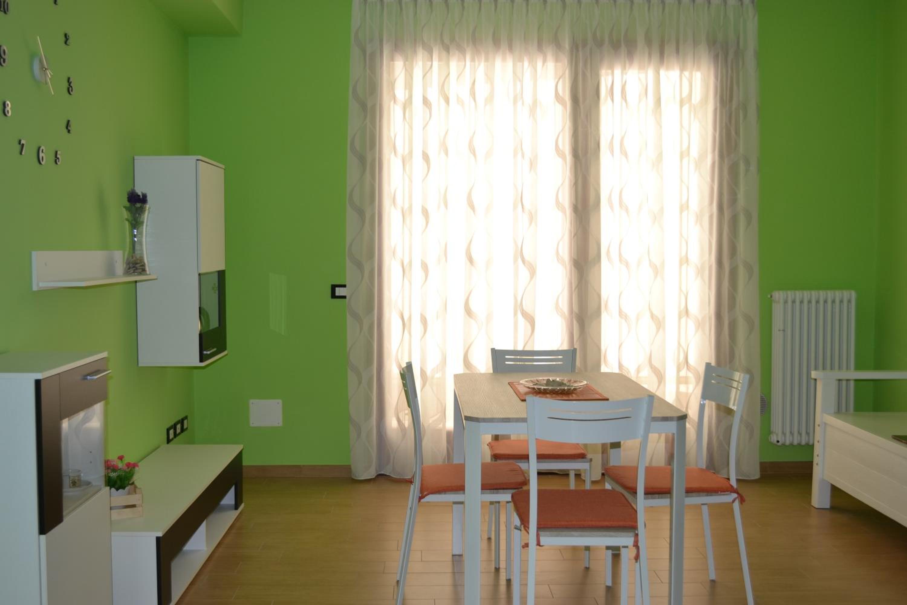 Apartment photo 2