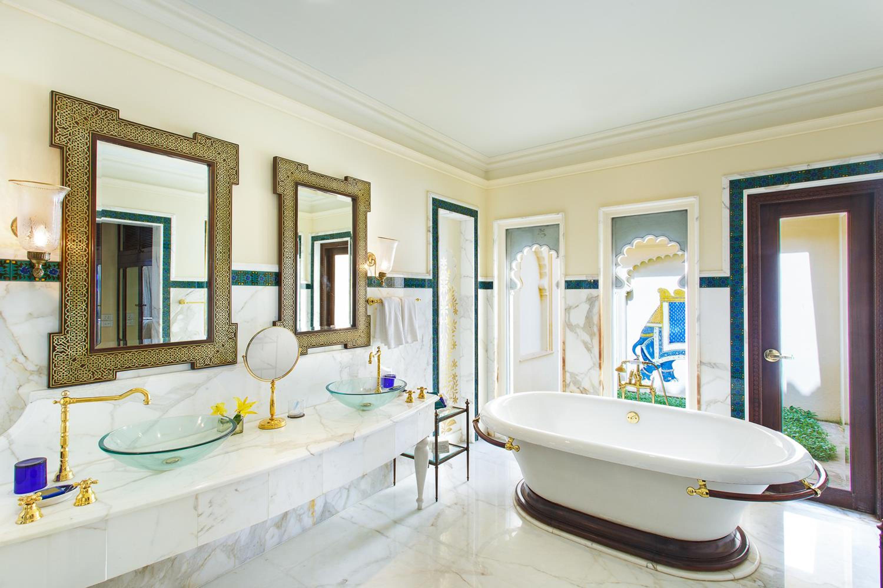 Luxury Suite With Two Way Airport Transfers