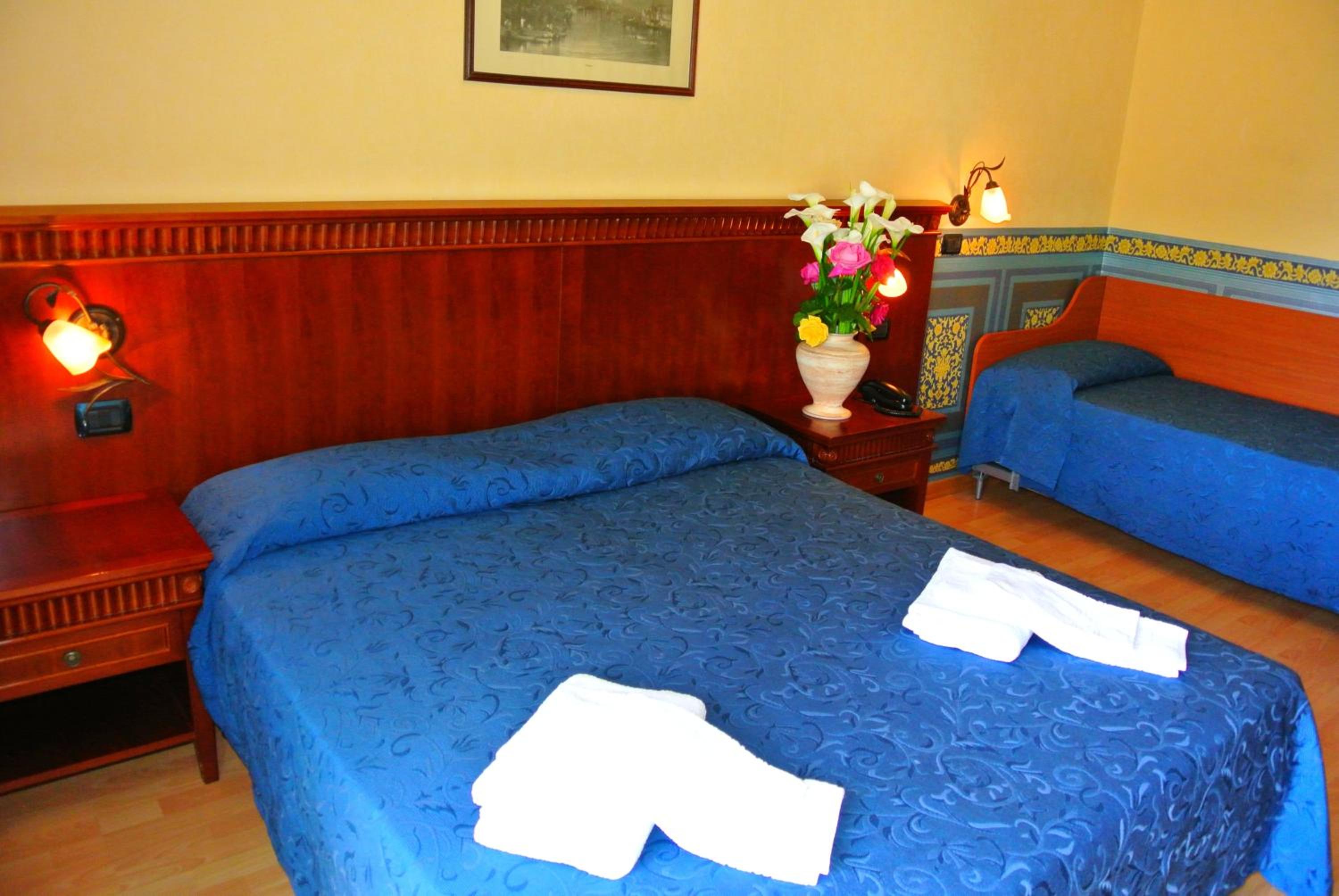 Triple Room - Photo 6