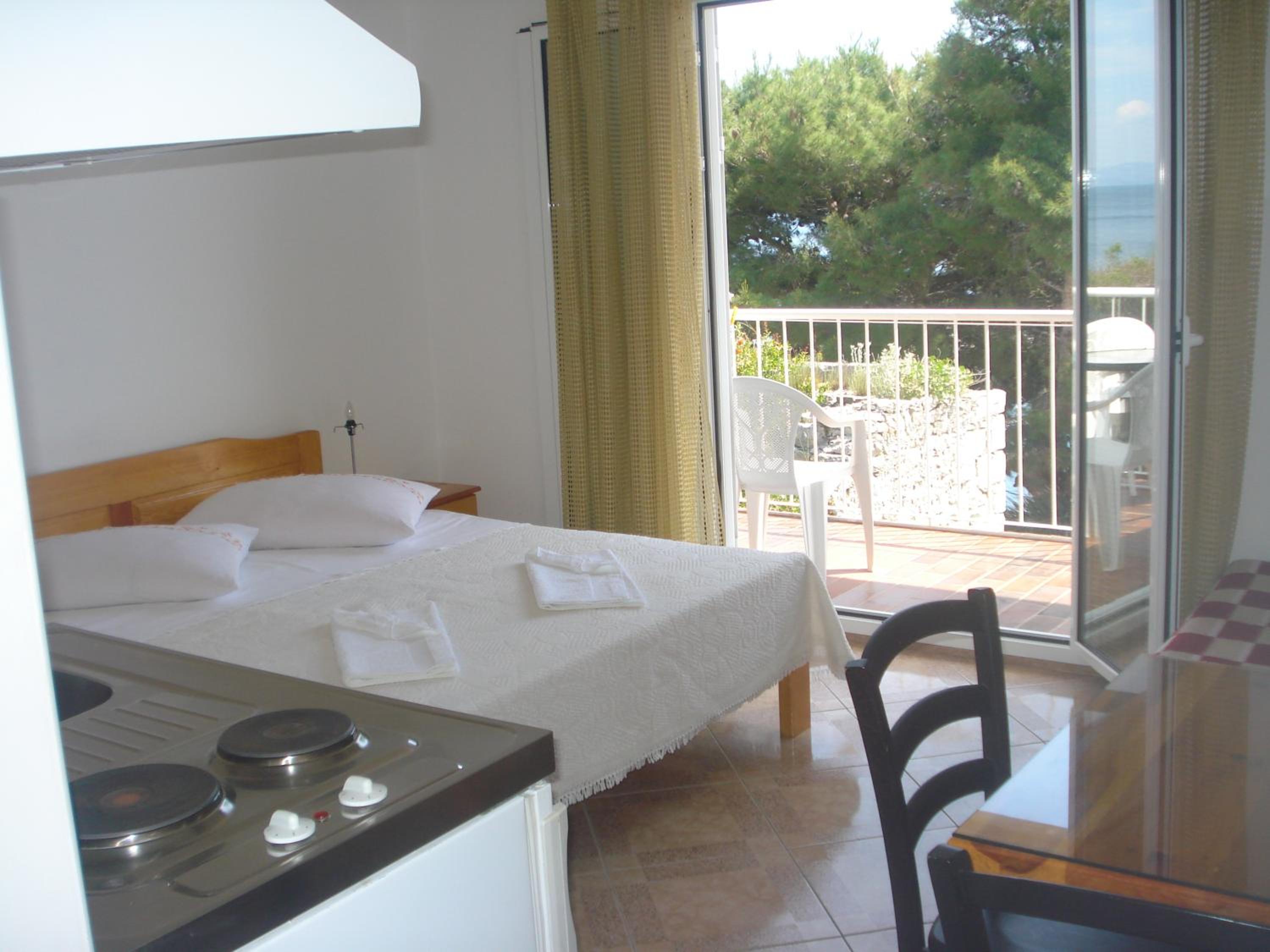 Studio with Balcony and Sea View (3 Adults) photo 1