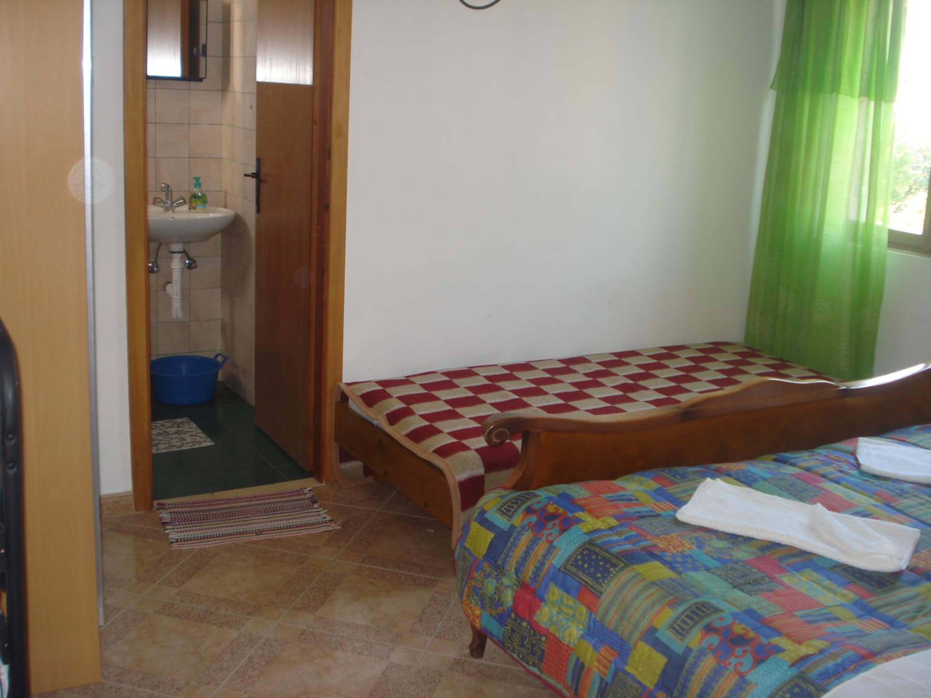 Studio (3 Adults) - Photo 8